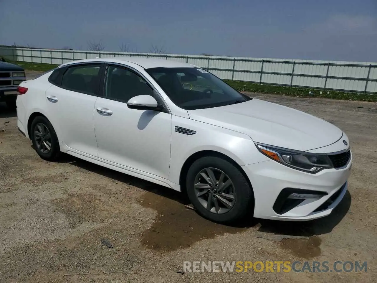 4 Photograph of a damaged car 5XXGT4L38LG434074 KIA OPTIMA 2020