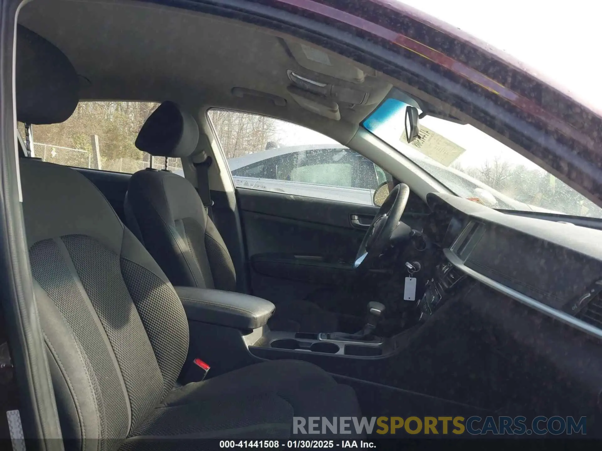 5 Photograph of a damaged car 5XXGT4L38LG437797 KIA OPTIMA 2020