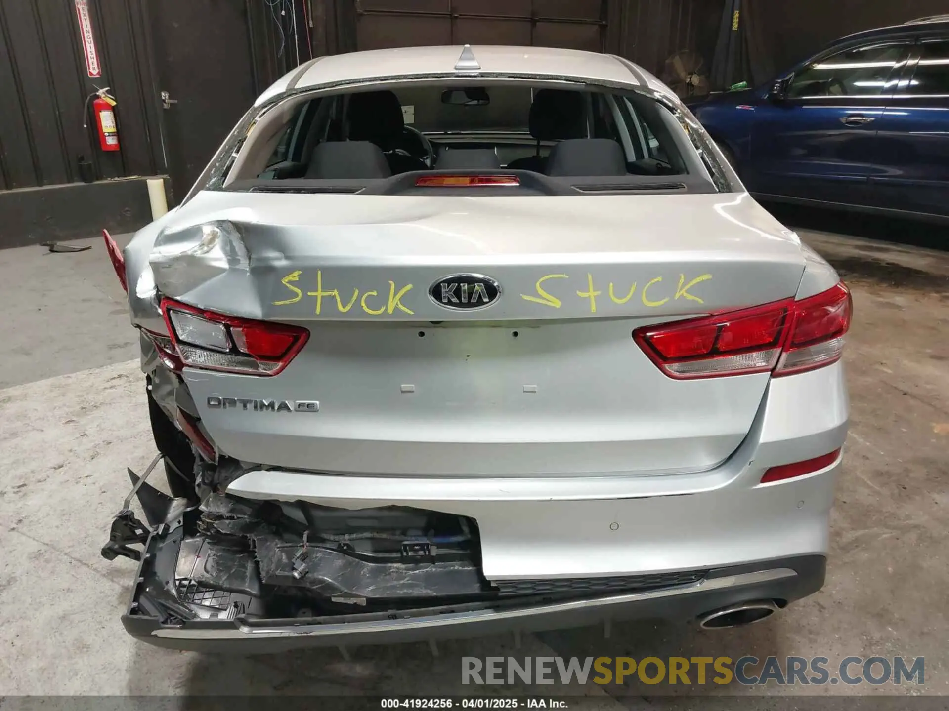 16 Photograph of a damaged car 5XXGT4L38LG440702 KIA OPTIMA 2020