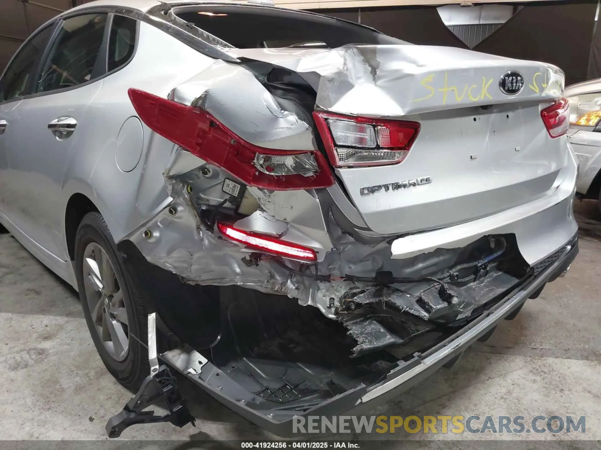 19 Photograph of a damaged car 5XXGT4L38LG440702 KIA OPTIMA 2020