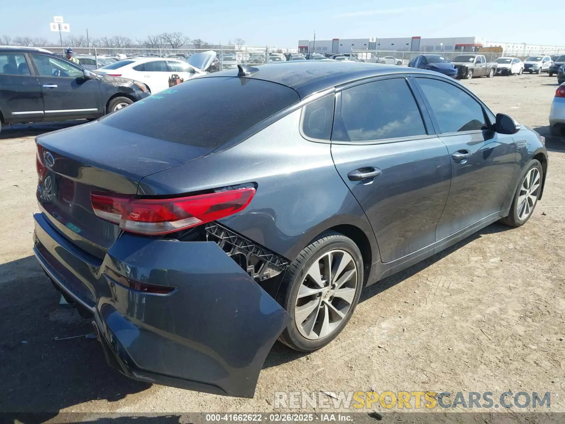 4 Photograph of a damaged car 5XXGT4L38LG443857 KIA OPTIMA 2020