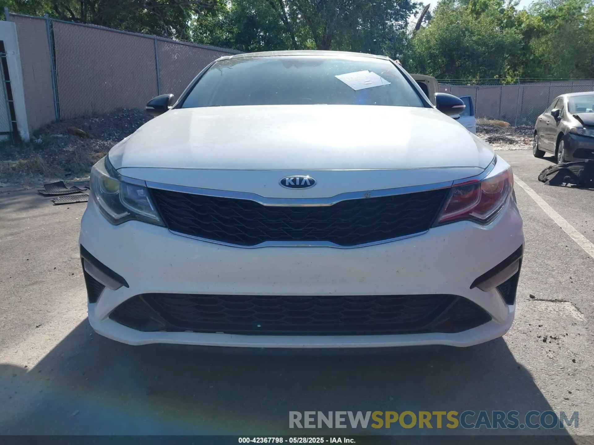 11 Photograph of a damaged car 5XXGT4L38LG447469 KIA OPTIMA 2020