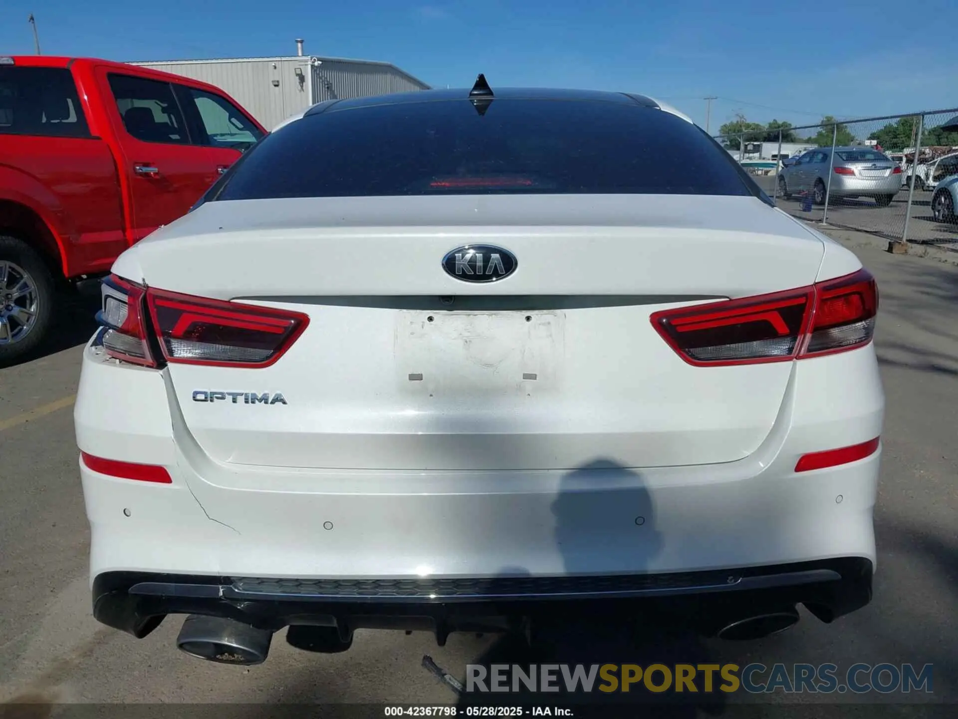 15 Photograph of a damaged car 5XXGT4L38LG447469 KIA OPTIMA 2020
