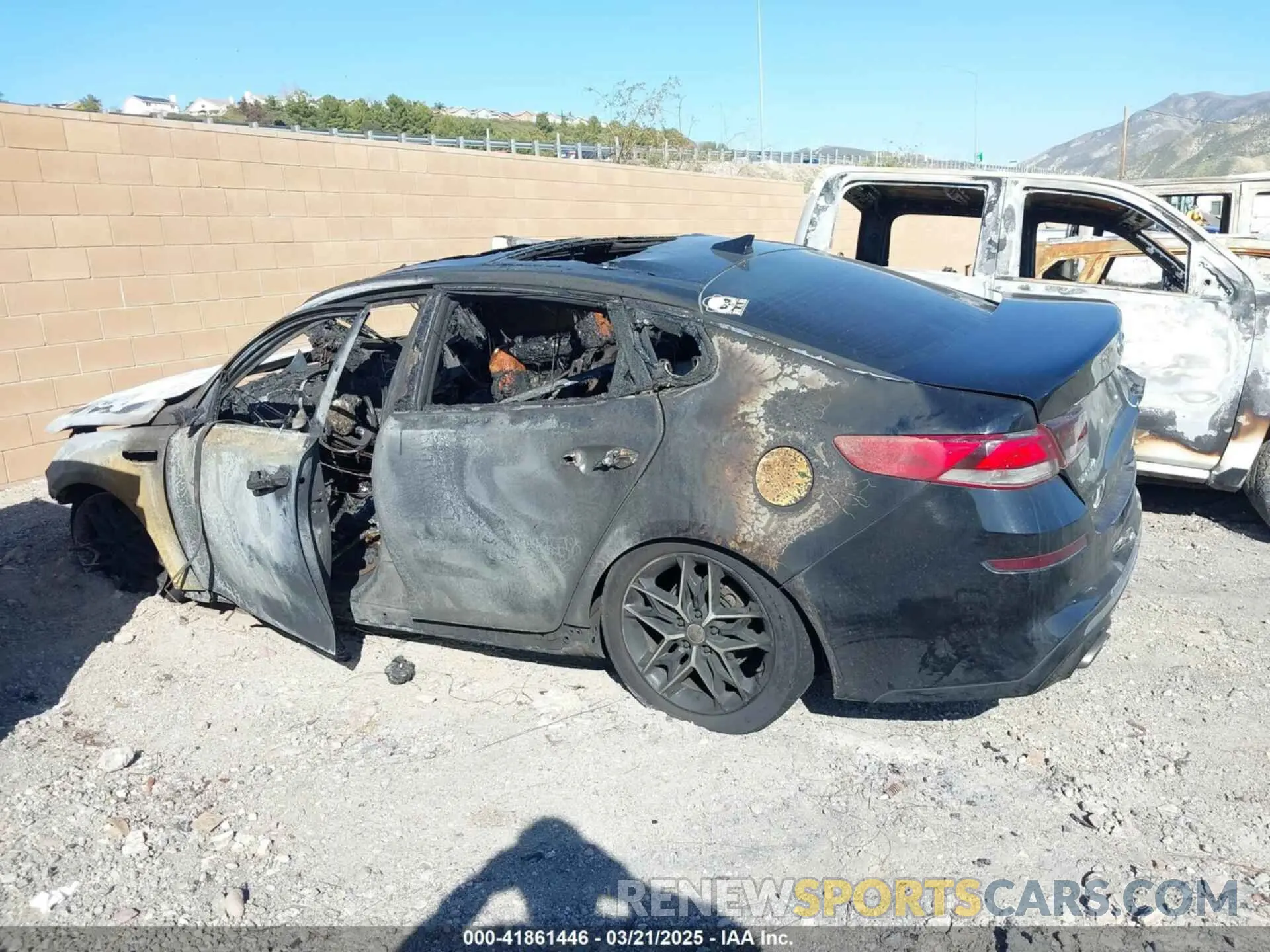 14 Photograph of a damaged car 5XXGT4L38LG447732 KIA OPTIMA 2020