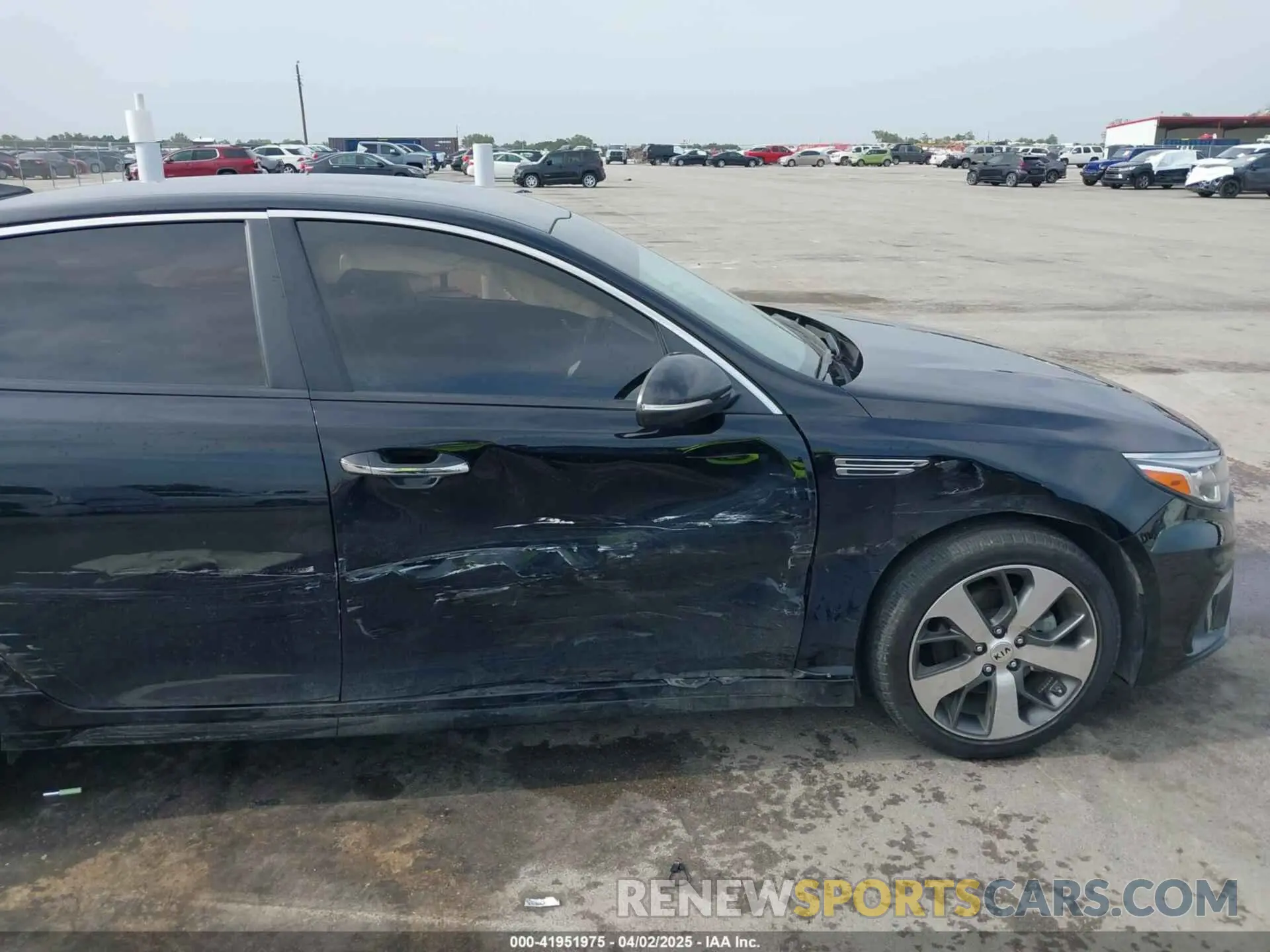 6 Photograph of a damaged car 5XXGT4L38LG448749 KIA OPTIMA 2020