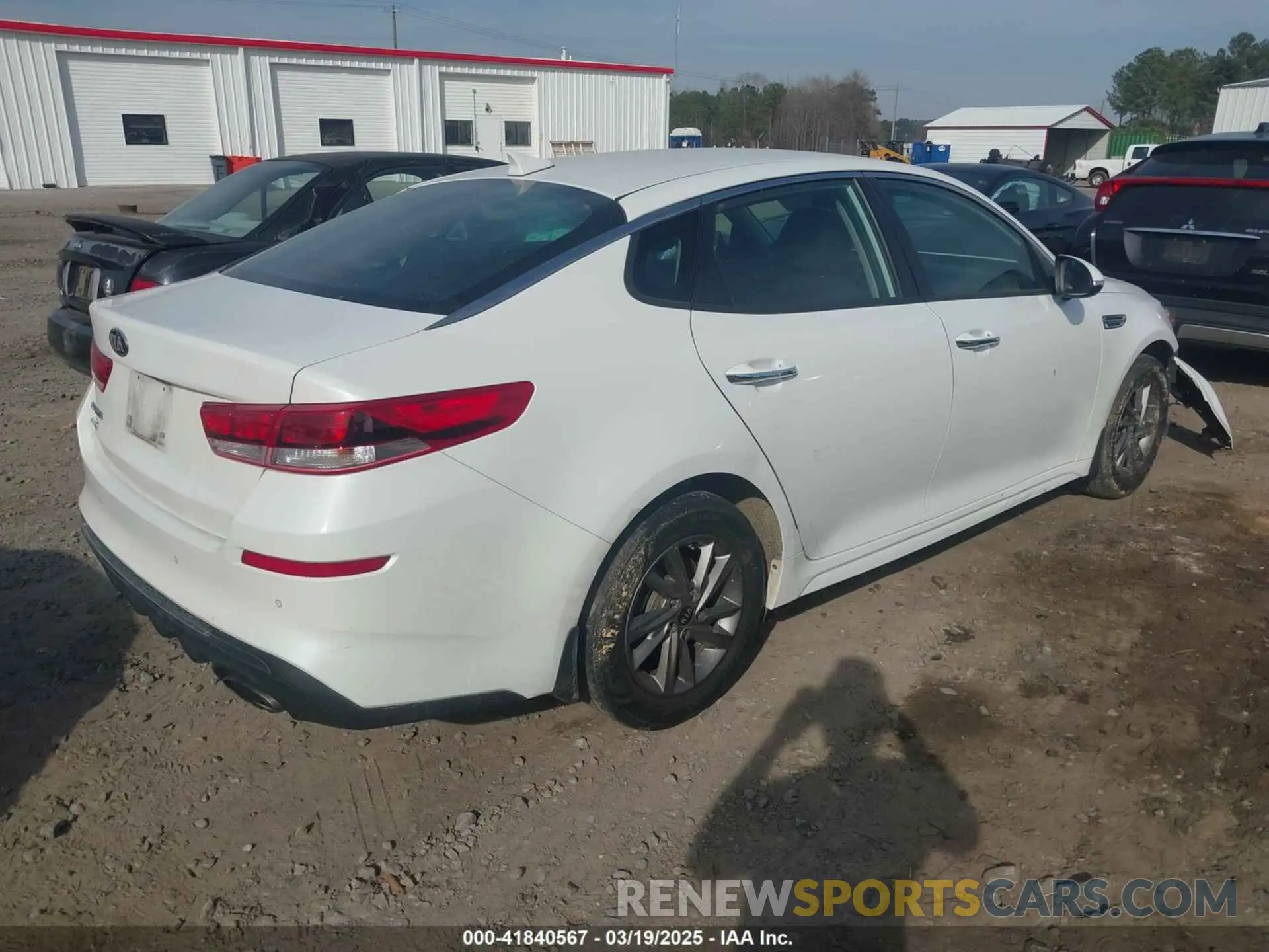 4 Photograph of a damaged car 5XXGT4L38LG448881 KIA OPTIMA 2020