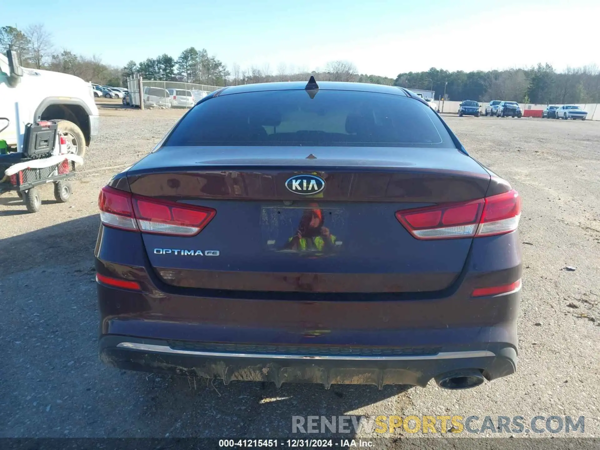 17 Photograph of a damaged car 5XXGT4L39LG390800 KIA OPTIMA 2020
