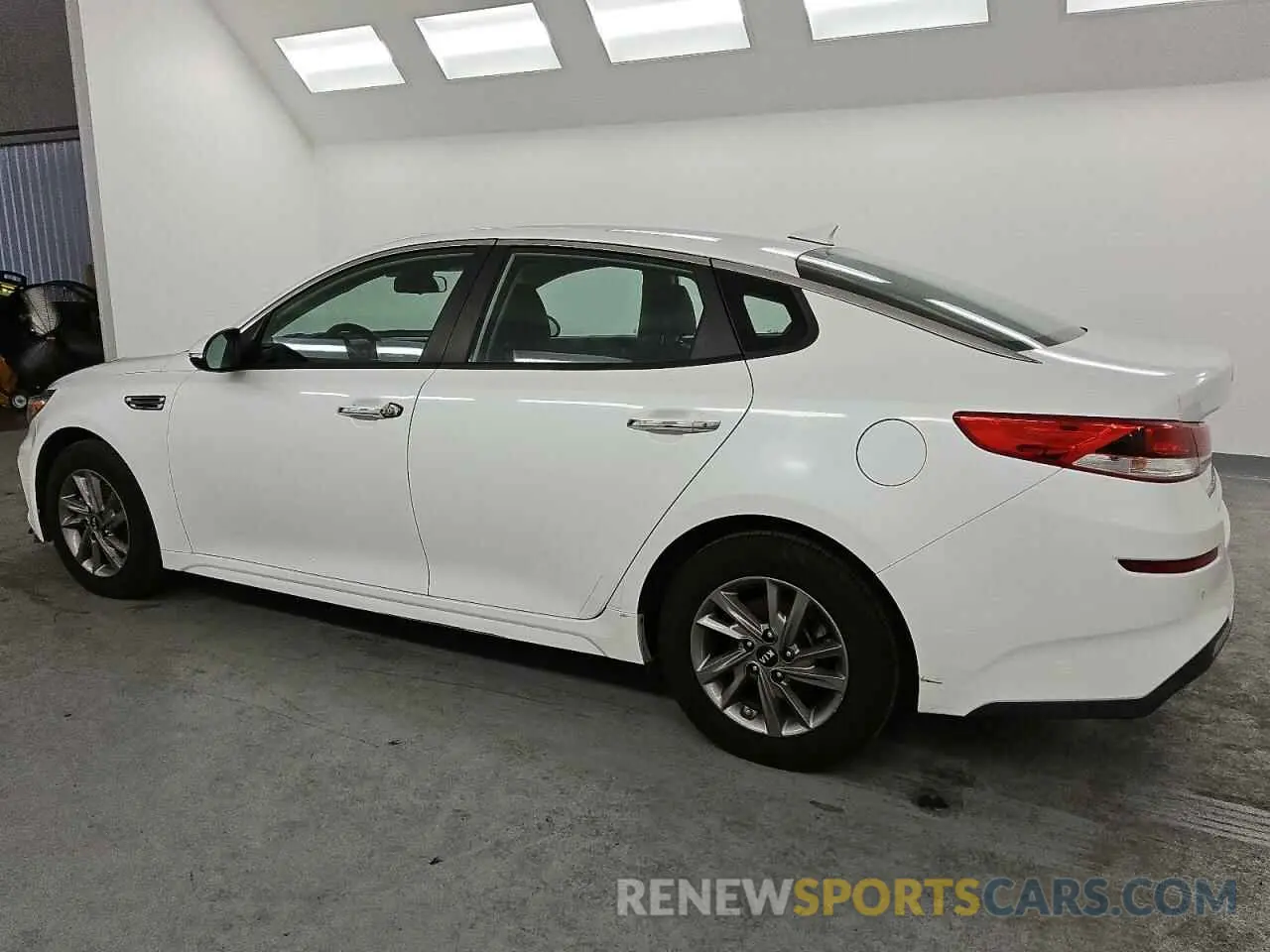 2 Photograph of a damaged car 5XXGT4L39LG392966 KIA OPTIMA 2020