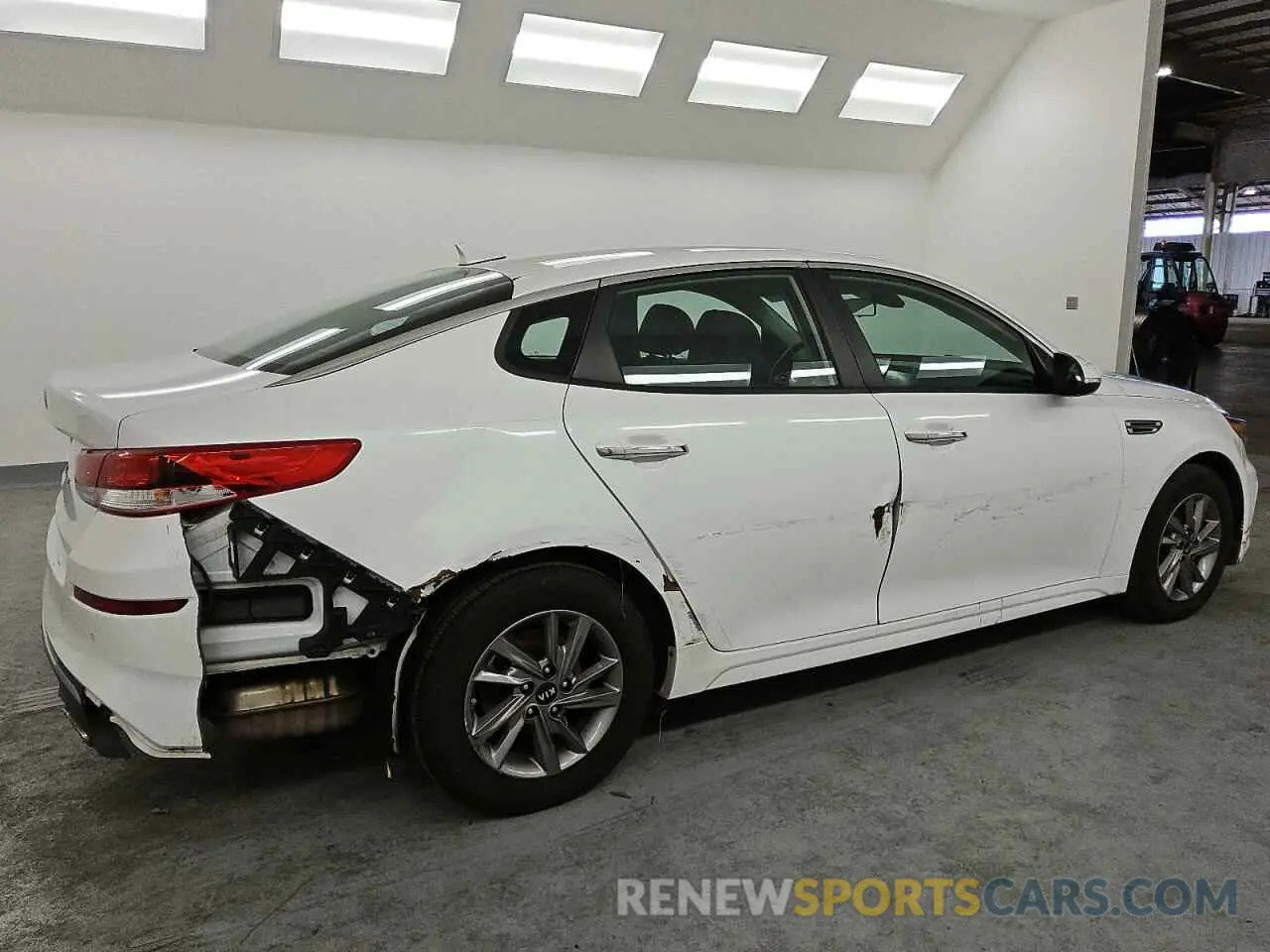 3 Photograph of a damaged car 5XXGT4L39LG392966 KIA OPTIMA 2020
