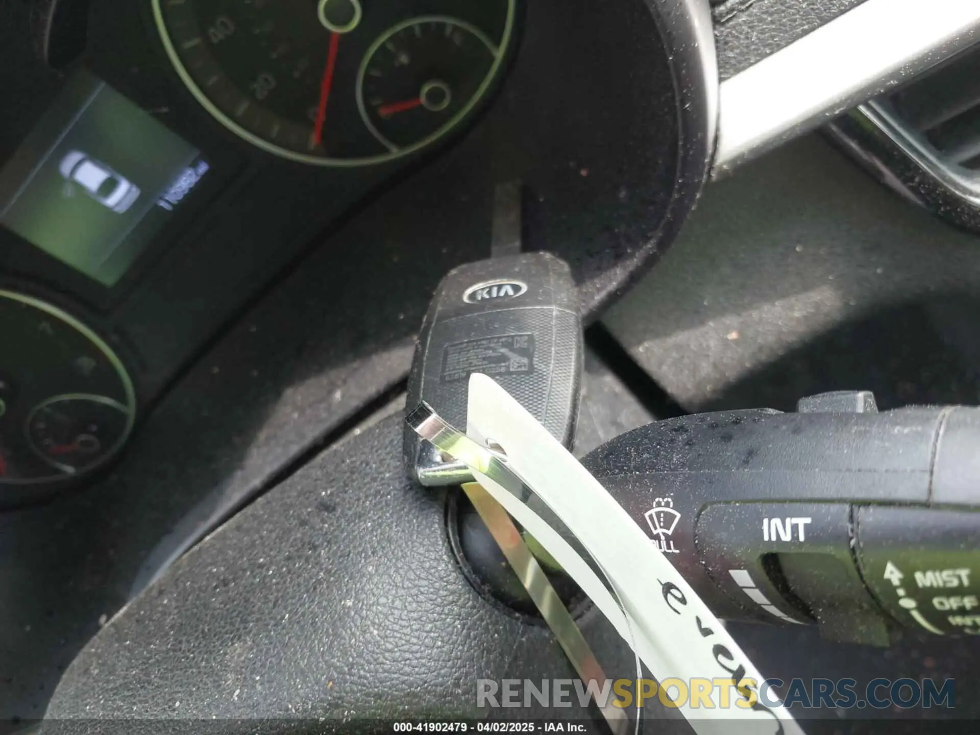 11 Photograph of a damaged car 5XXGT4L39LG400984 KIA OPTIMA 2020
