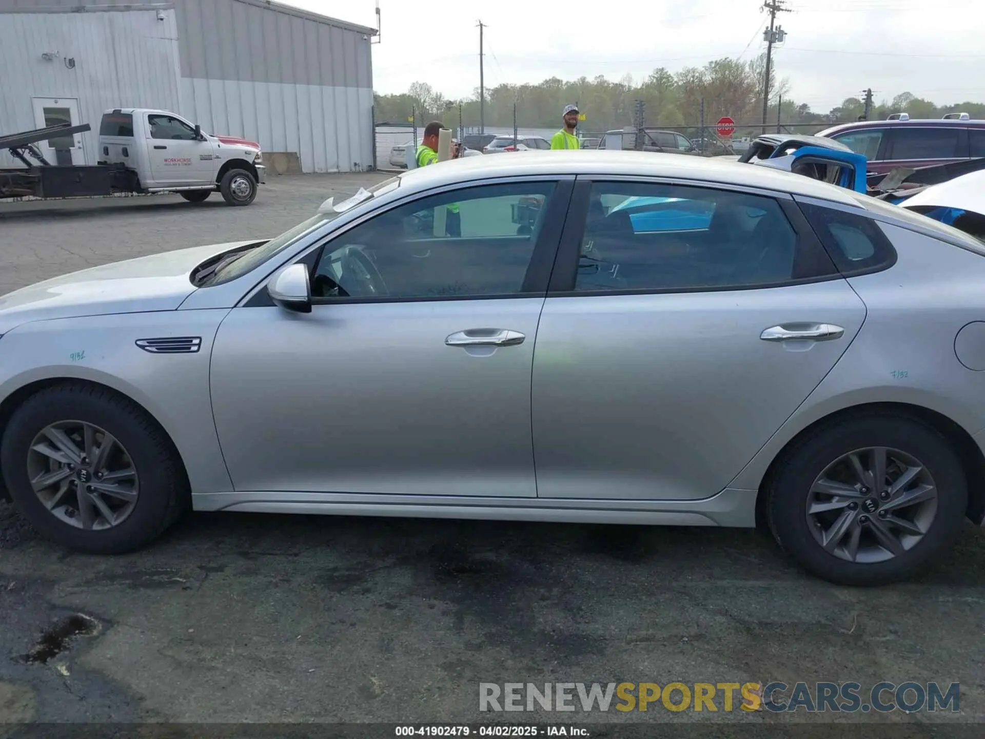 14 Photograph of a damaged car 5XXGT4L39LG400984 KIA OPTIMA 2020
