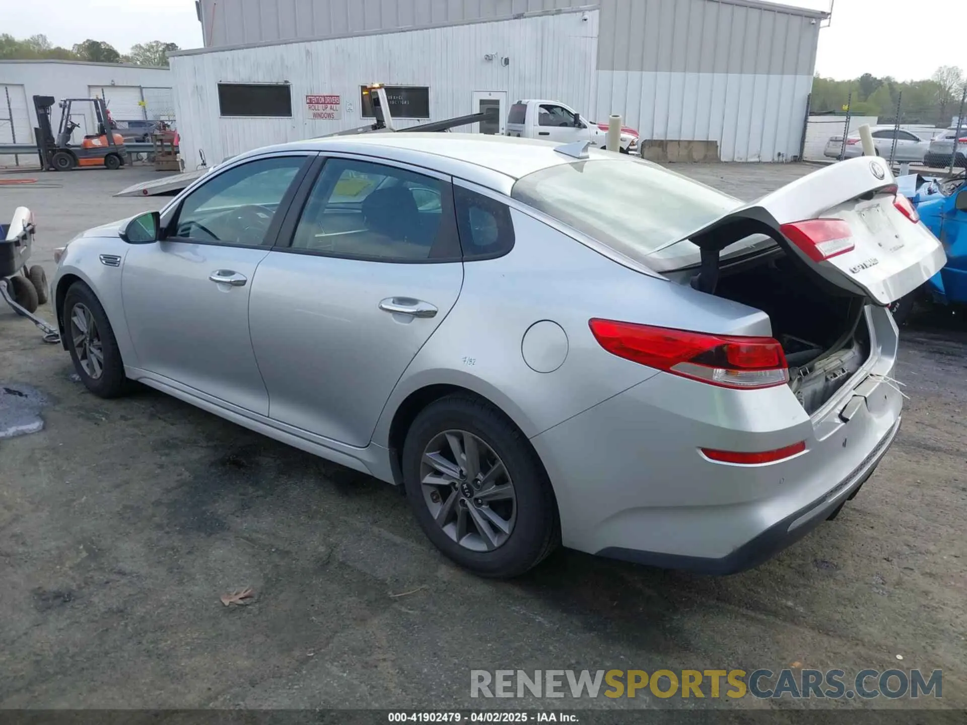 3 Photograph of a damaged car 5XXGT4L39LG400984 KIA OPTIMA 2020