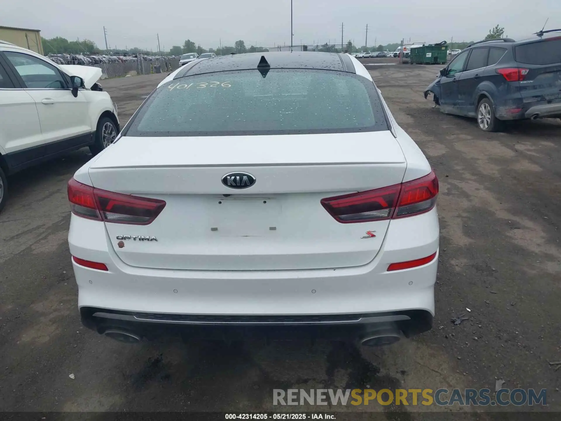 16 Photograph of a damaged car 5XXGT4L39LG401326 KIA OPTIMA 2020