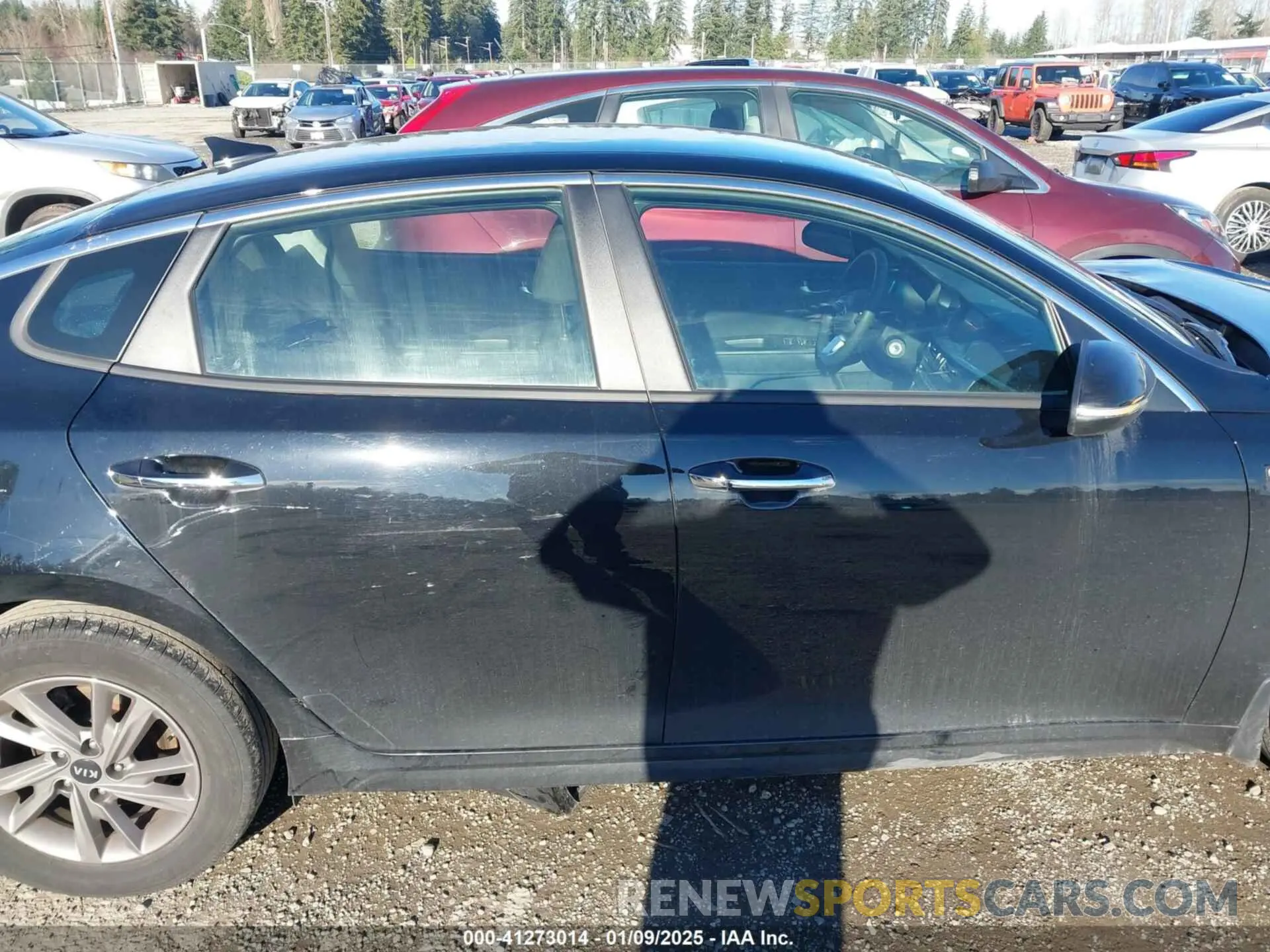 14 Photograph of a damaged car 5XXGT4L39LG409992 KIA OPTIMA 2020