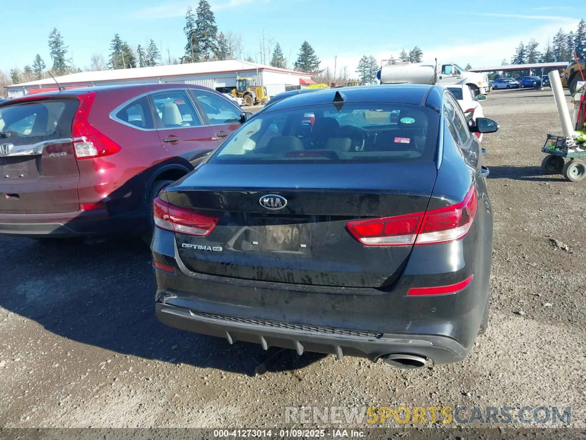 17 Photograph of a damaged car 5XXGT4L39LG409992 KIA OPTIMA 2020