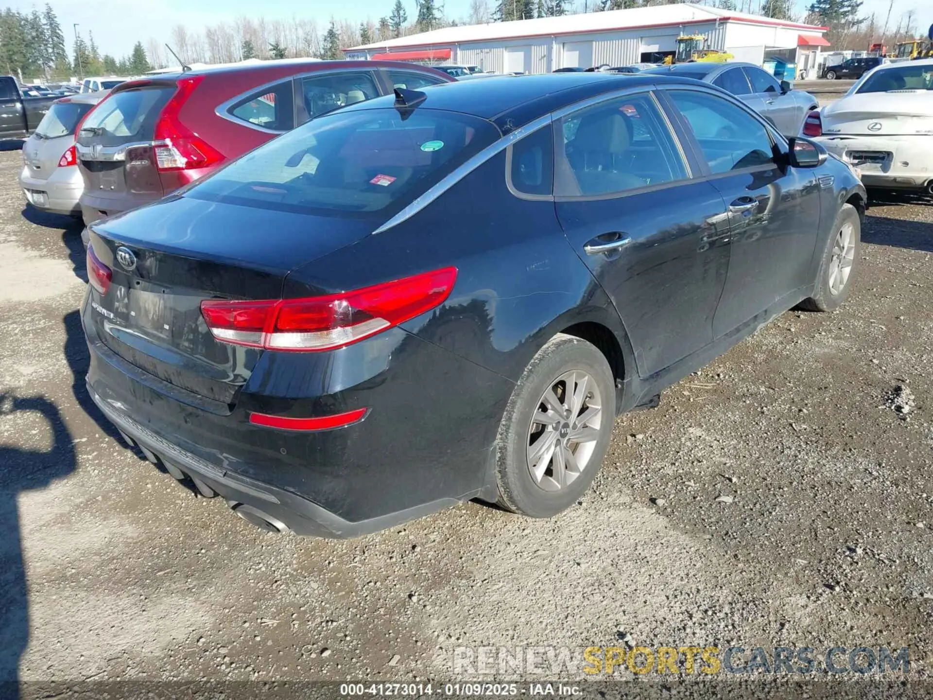 4 Photograph of a damaged car 5XXGT4L39LG409992 KIA OPTIMA 2020
