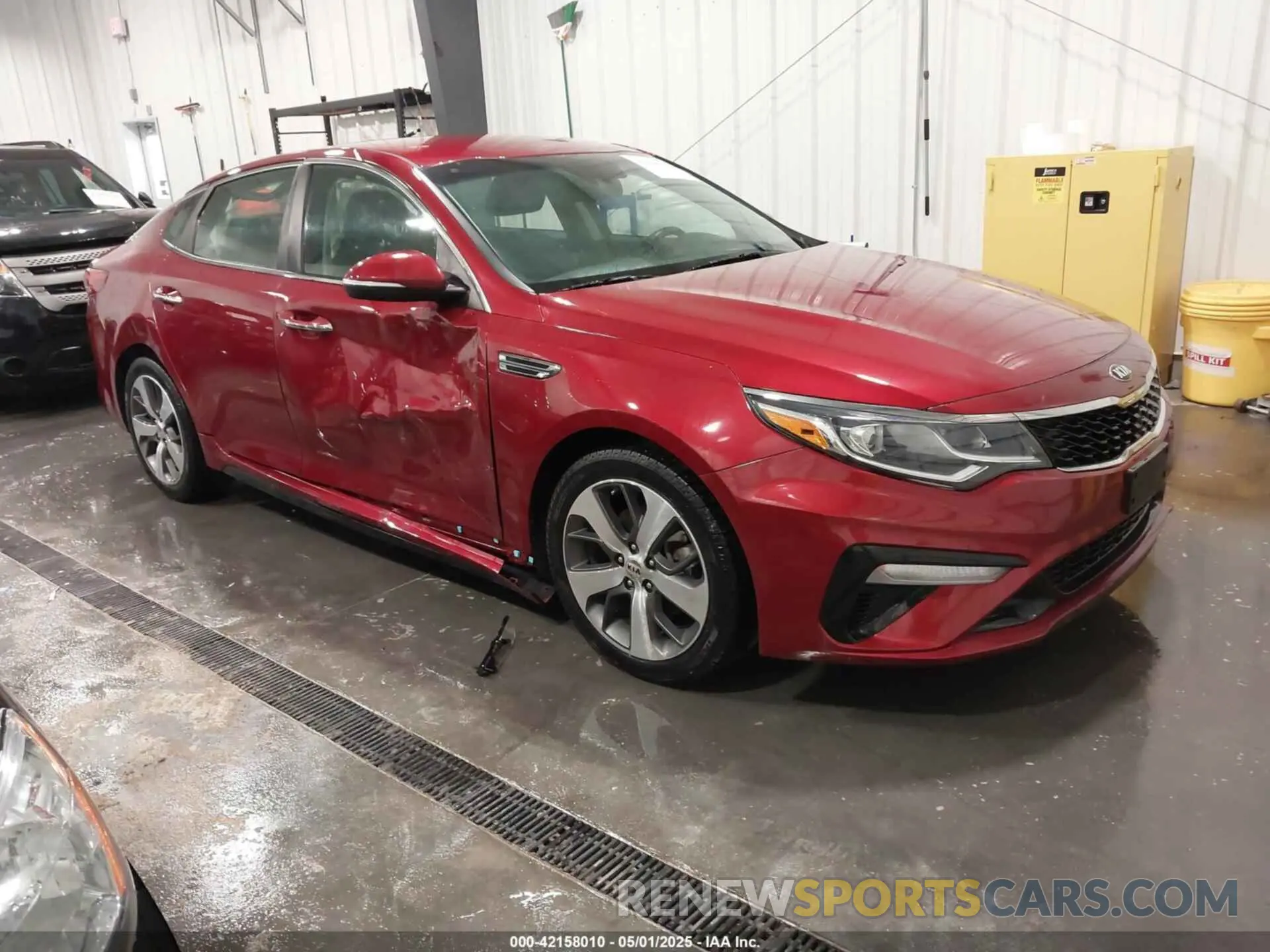 1 Photograph of a damaged car 5XXGT4L39LG417168 KIA OPTIMA 2020