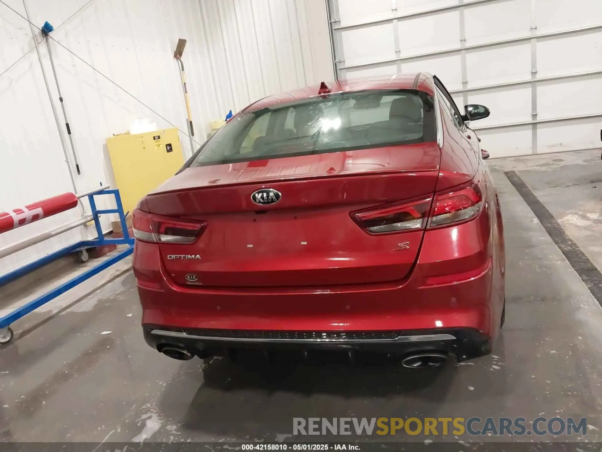 16 Photograph of a damaged car 5XXGT4L39LG417168 KIA OPTIMA 2020