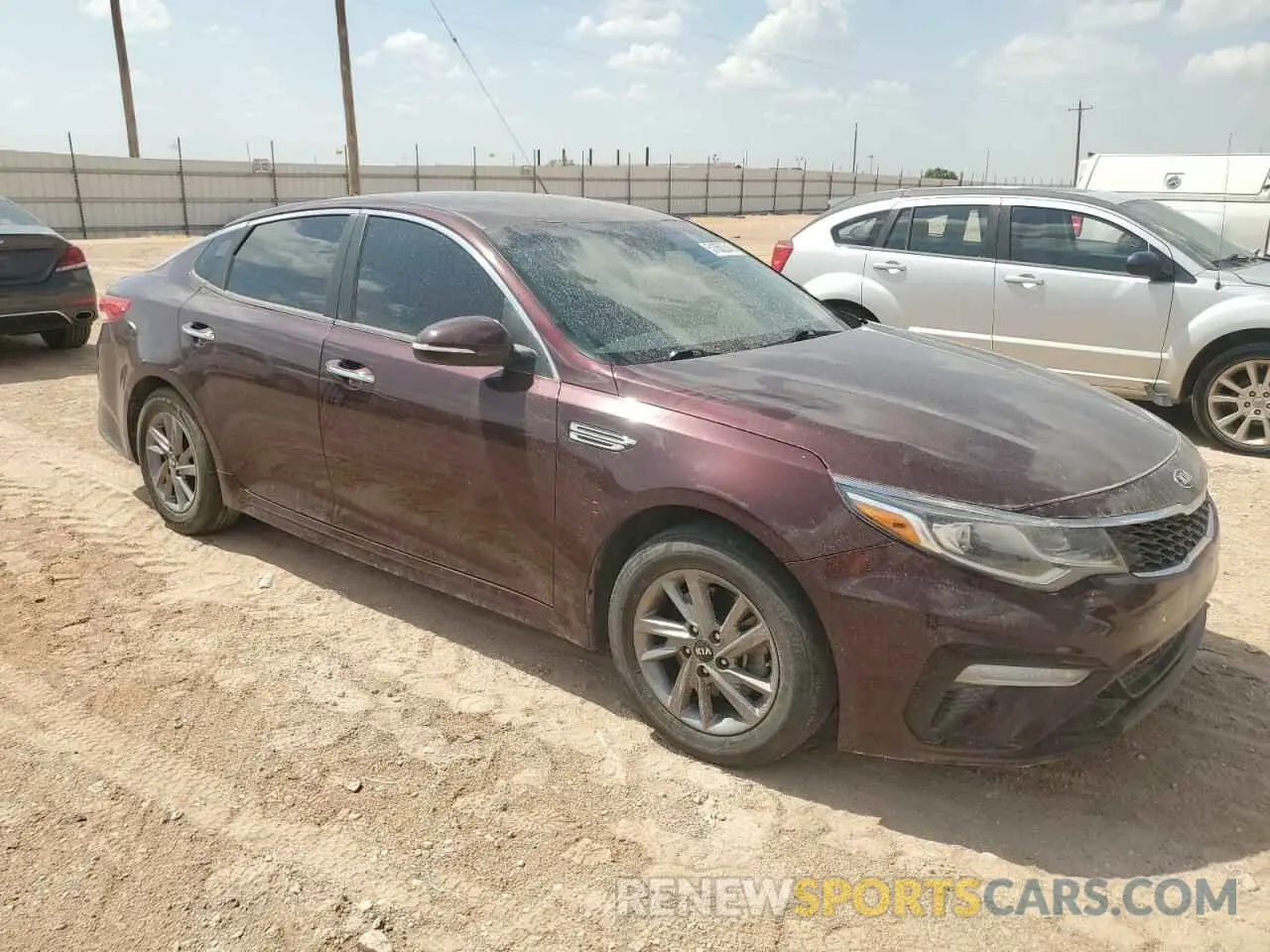 4 Photograph of a damaged car 5XXGT4L39LG425576 KIA OPTIMA 2020