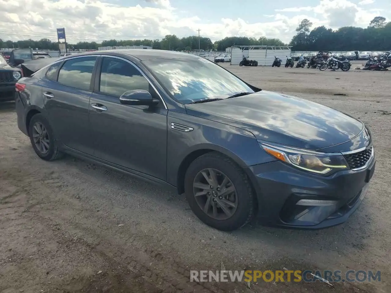 4 Photograph of a damaged car 5XXGT4L39LG430261 KIA OPTIMA 2020