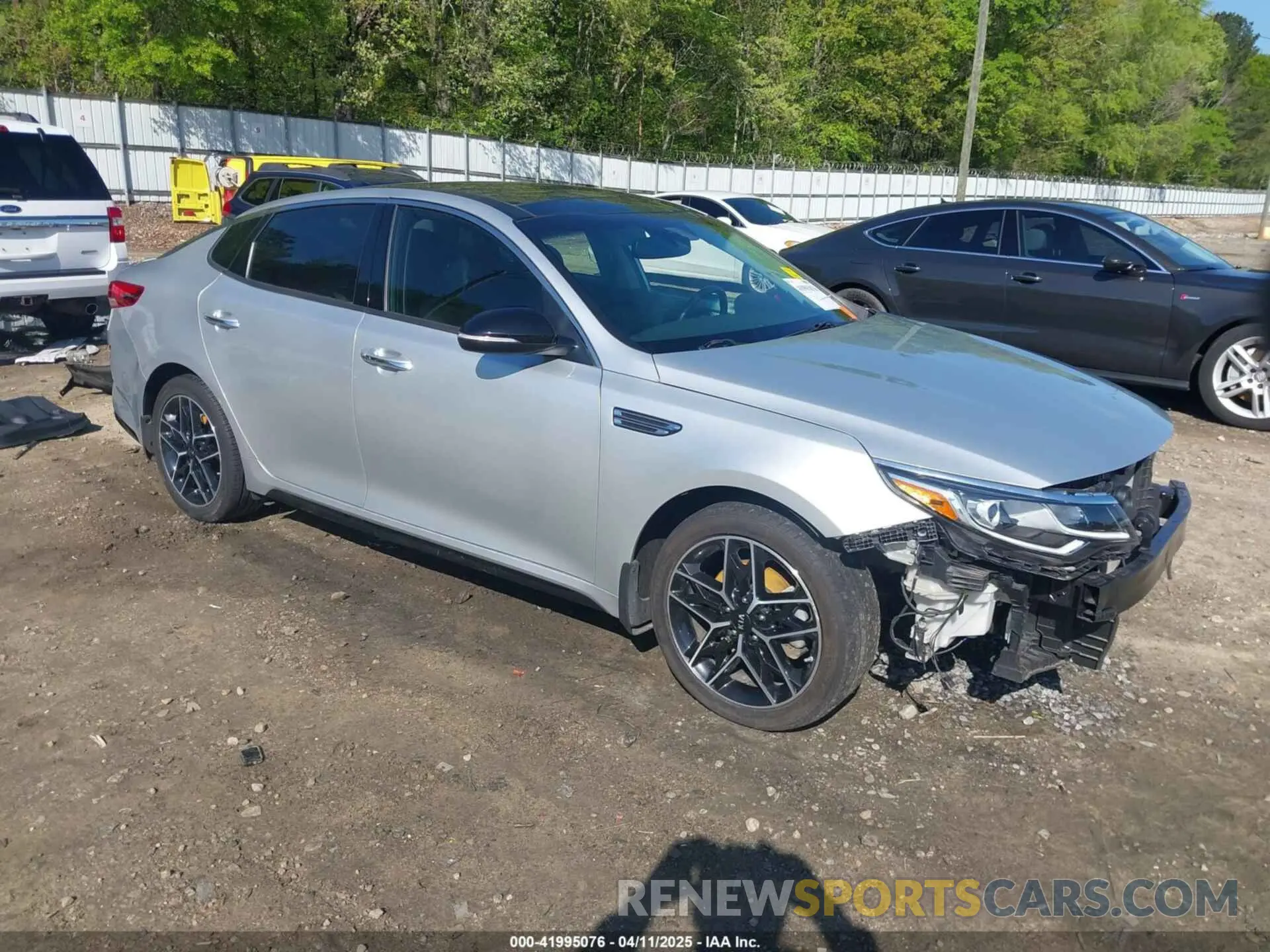1 Photograph of a damaged car 5XXGT4L39LG435413 KIA OPTIMA 2020