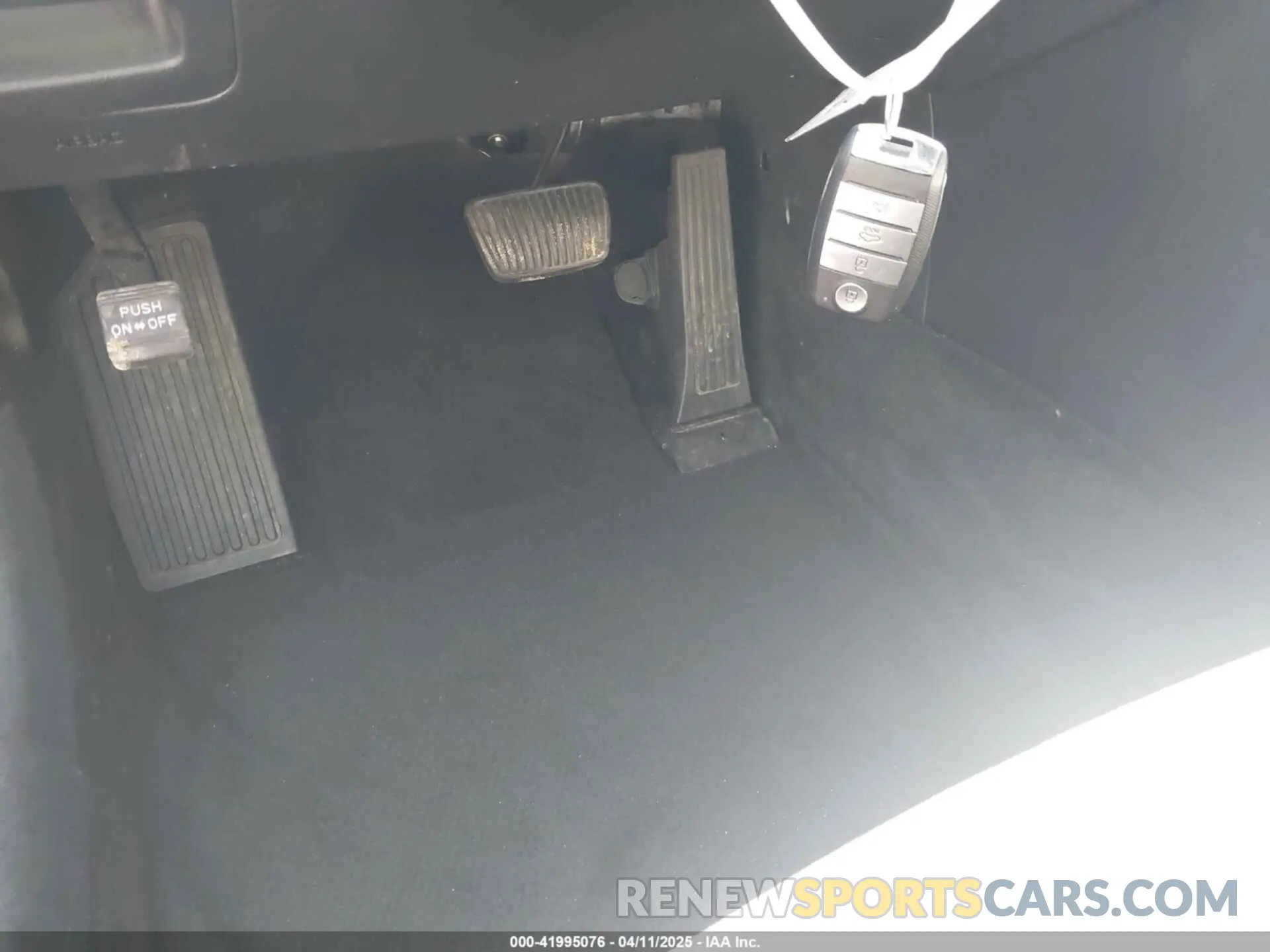 11 Photograph of a damaged car 5XXGT4L39LG435413 KIA OPTIMA 2020