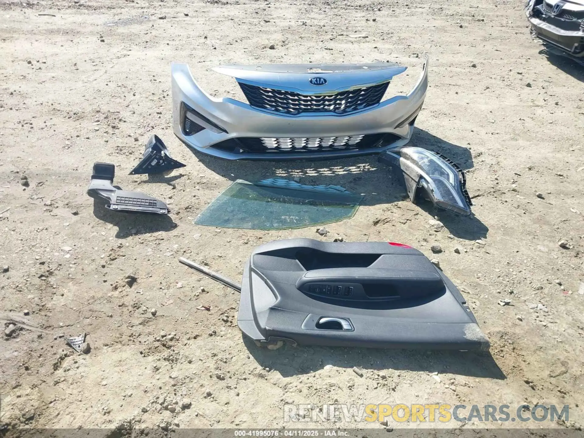 12 Photograph of a damaged car 5XXGT4L39LG435413 KIA OPTIMA 2020