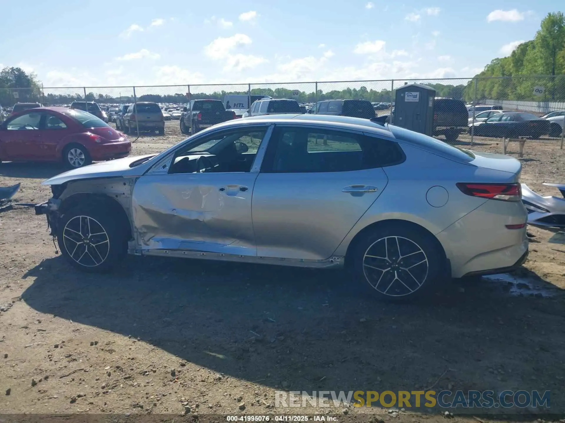 15 Photograph of a damaged car 5XXGT4L39LG435413 KIA OPTIMA 2020