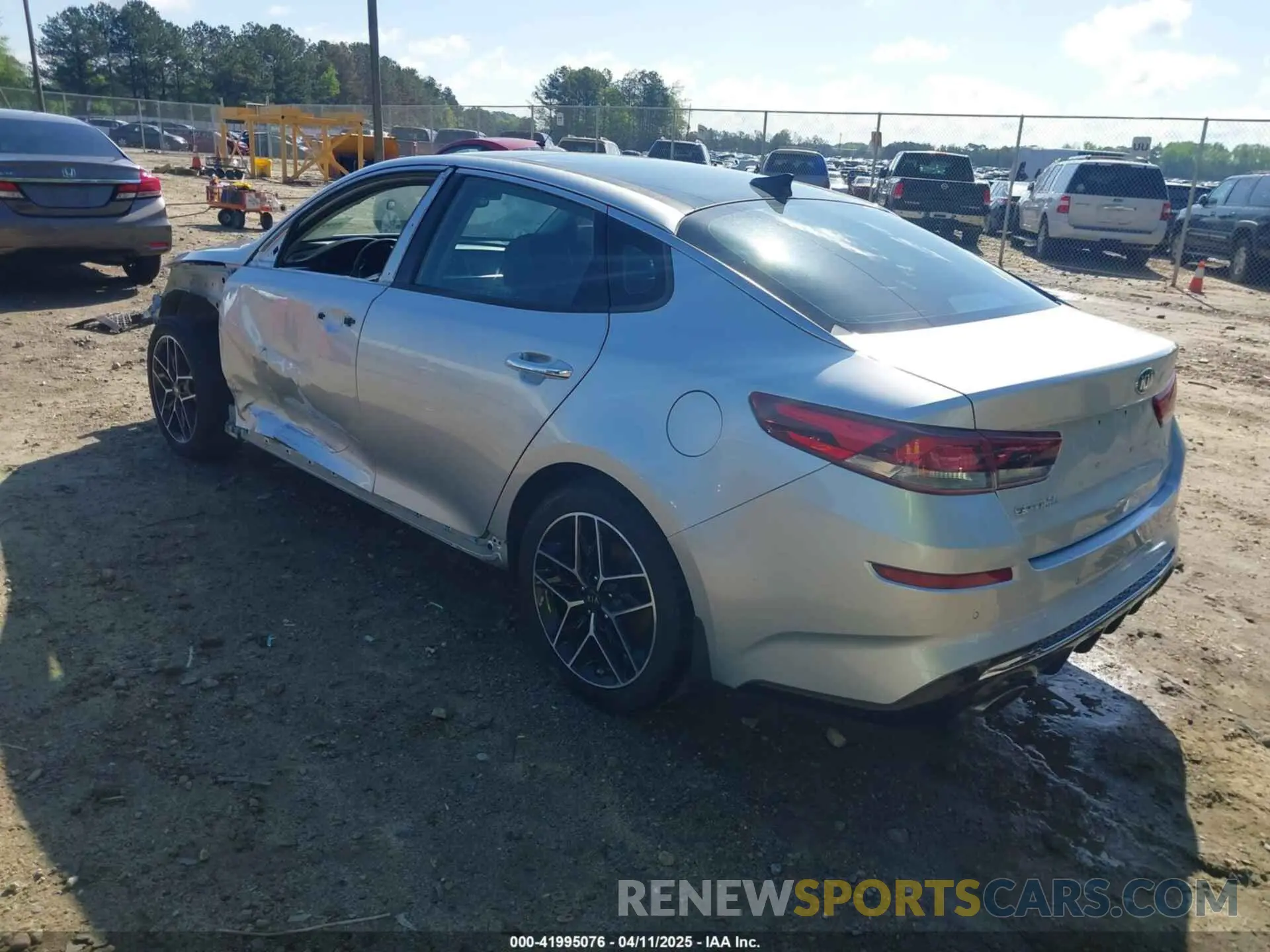 3 Photograph of a damaged car 5XXGT4L39LG435413 KIA OPTIMA 2020
