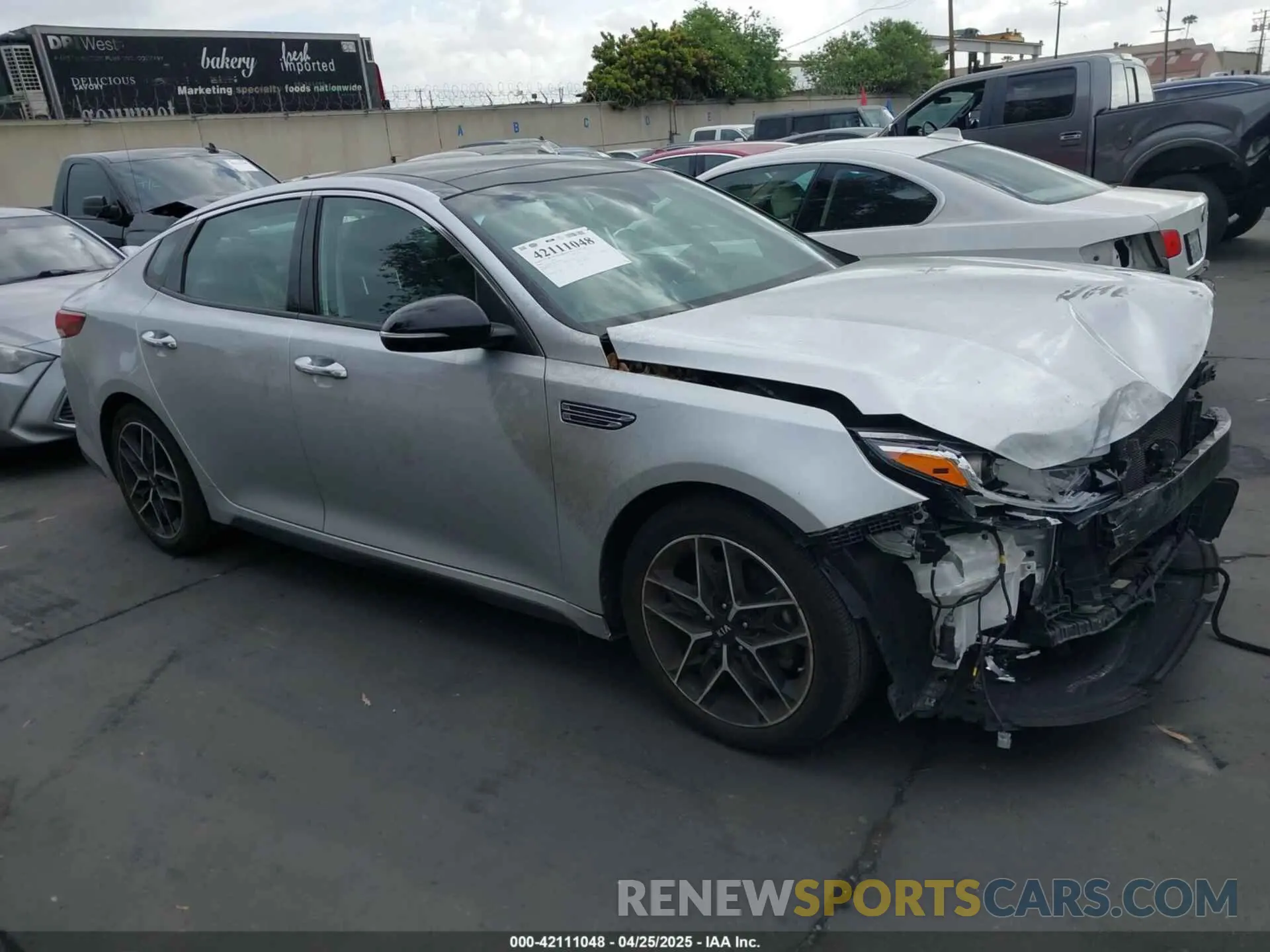 1 Photograph of a damaged car 5XXGT4L39LG444628 KIA OPTIMA 2020