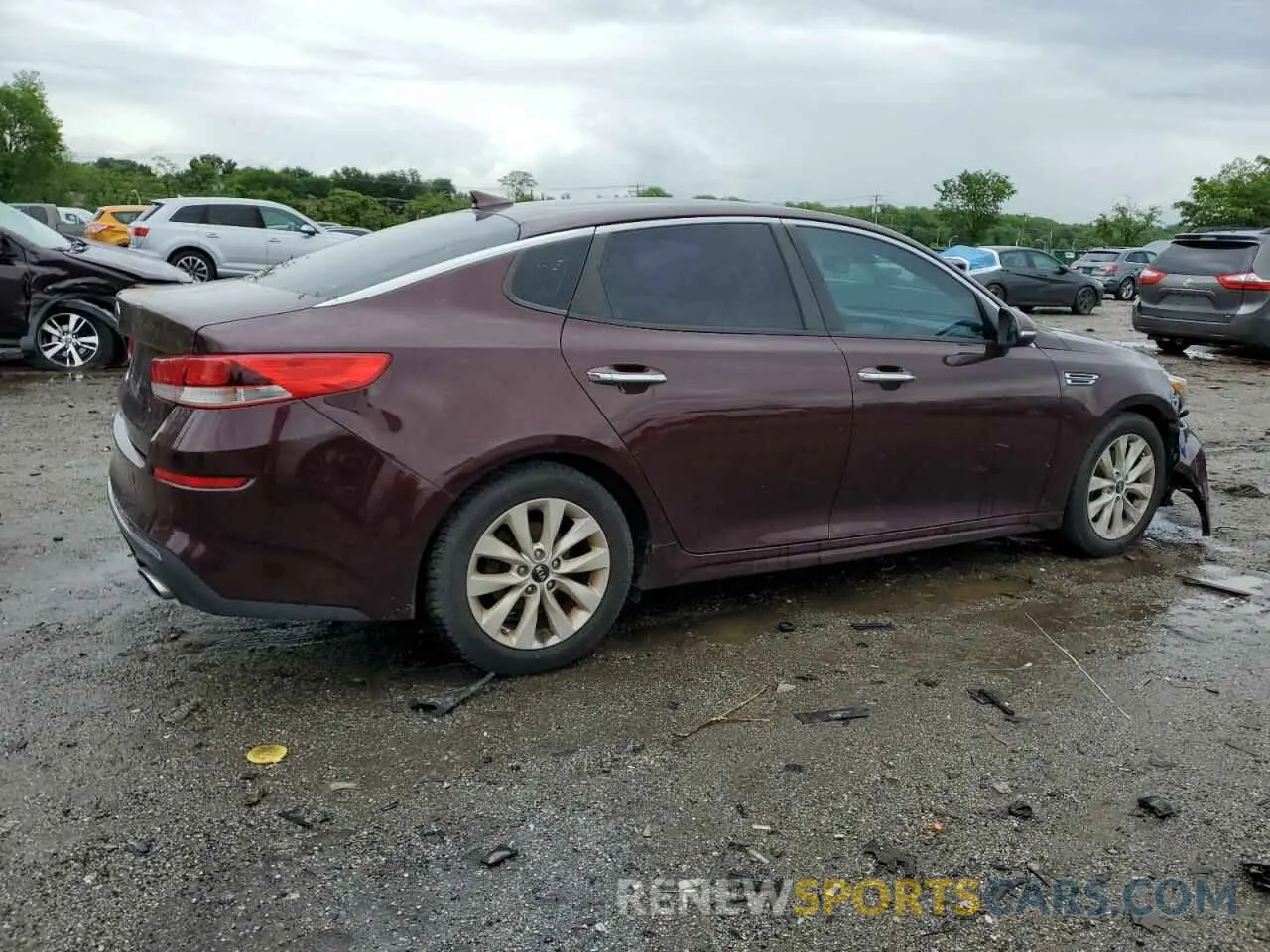 3 Photograph of a damaged car 5XXGT4L3XLG382995 KIA OPTIMA 2020
