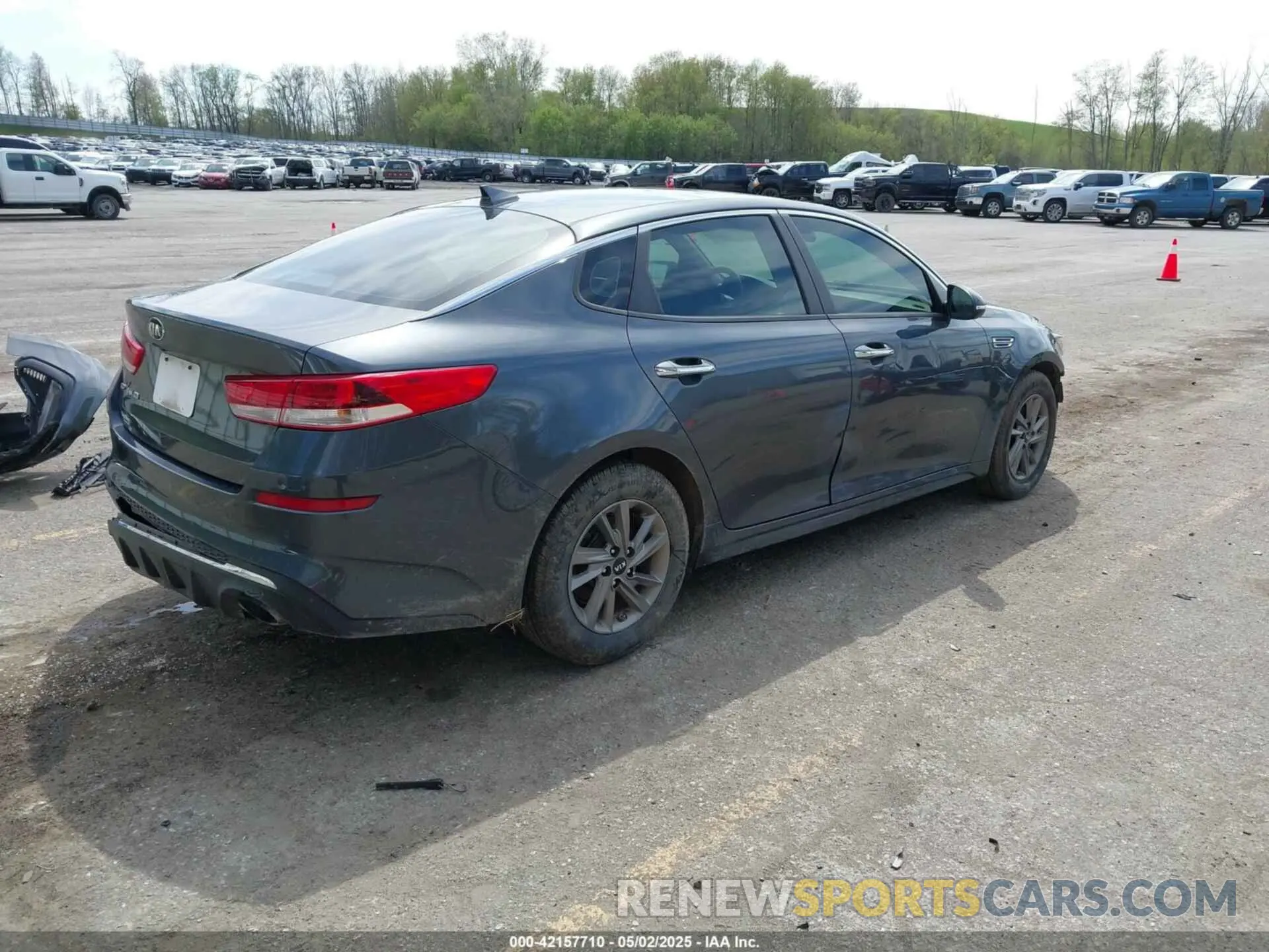 4 Photograph of a damaged car 5XXGT4L3XLG384486 KIA OPTIMA 2020
