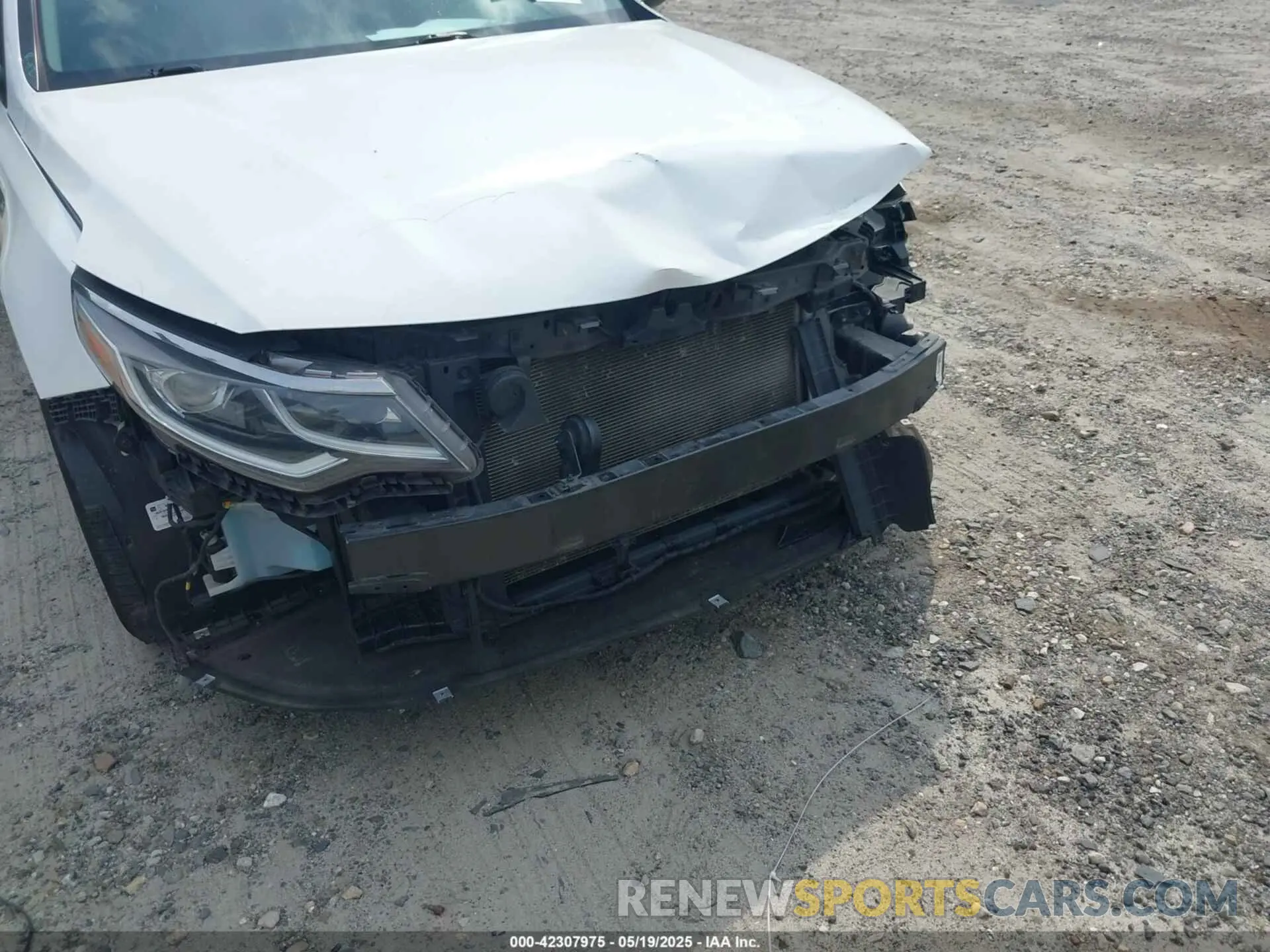6 Photograph of a damaged car 5XXGT4L3XLG385606 KIA OPTIMA 2020