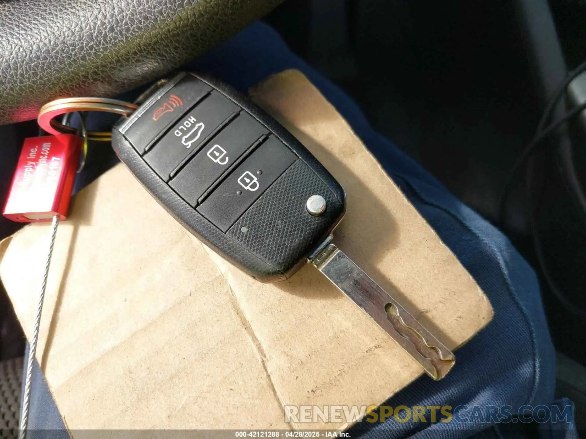 11 Photograph of a damaged car 5XXGT4L3XLG386786 KIA OPTIMA 2020