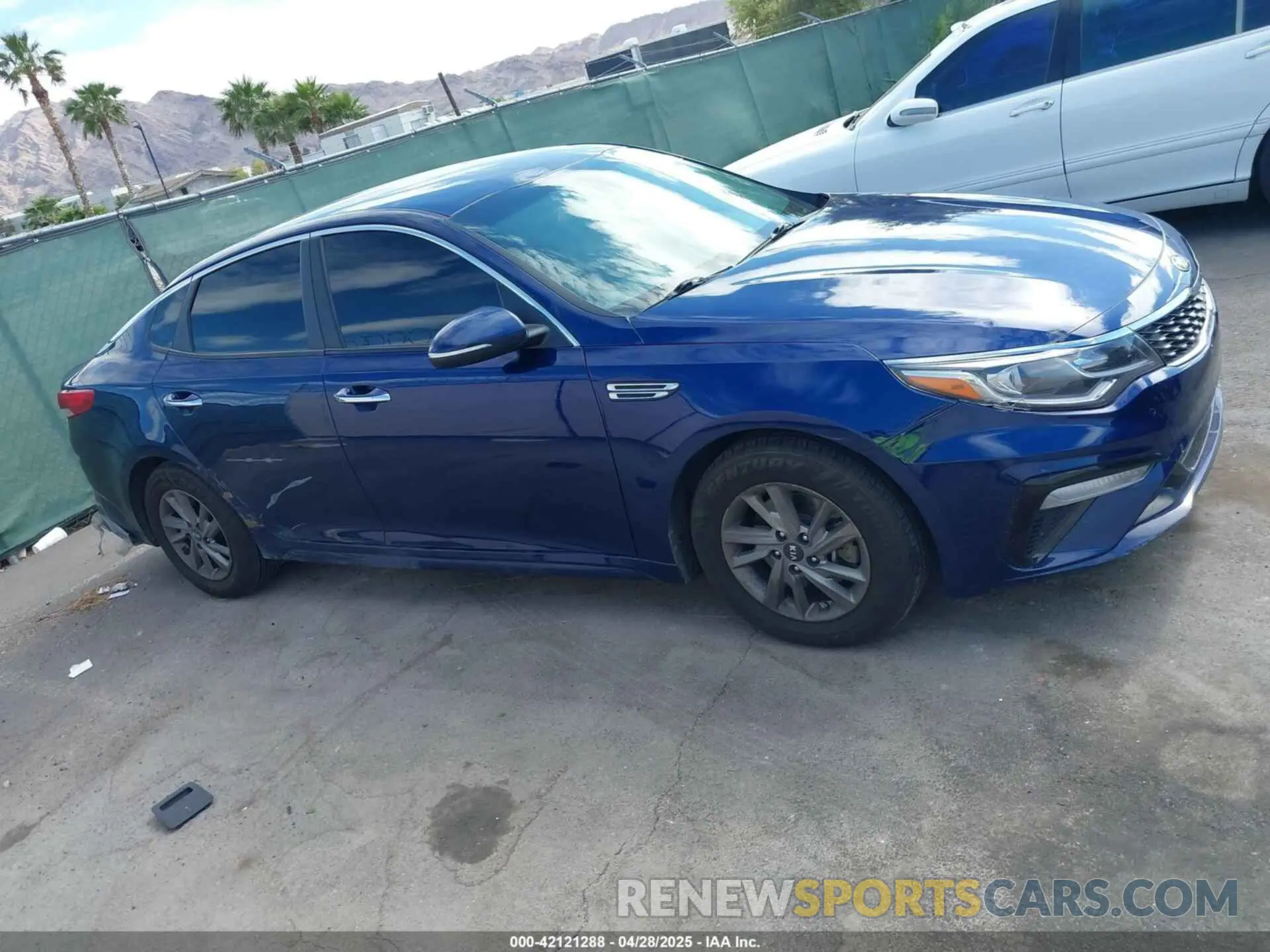 13 Photograph of a damaged car 5XXGT4L3XLG386786 KIA OPTIMA 2020