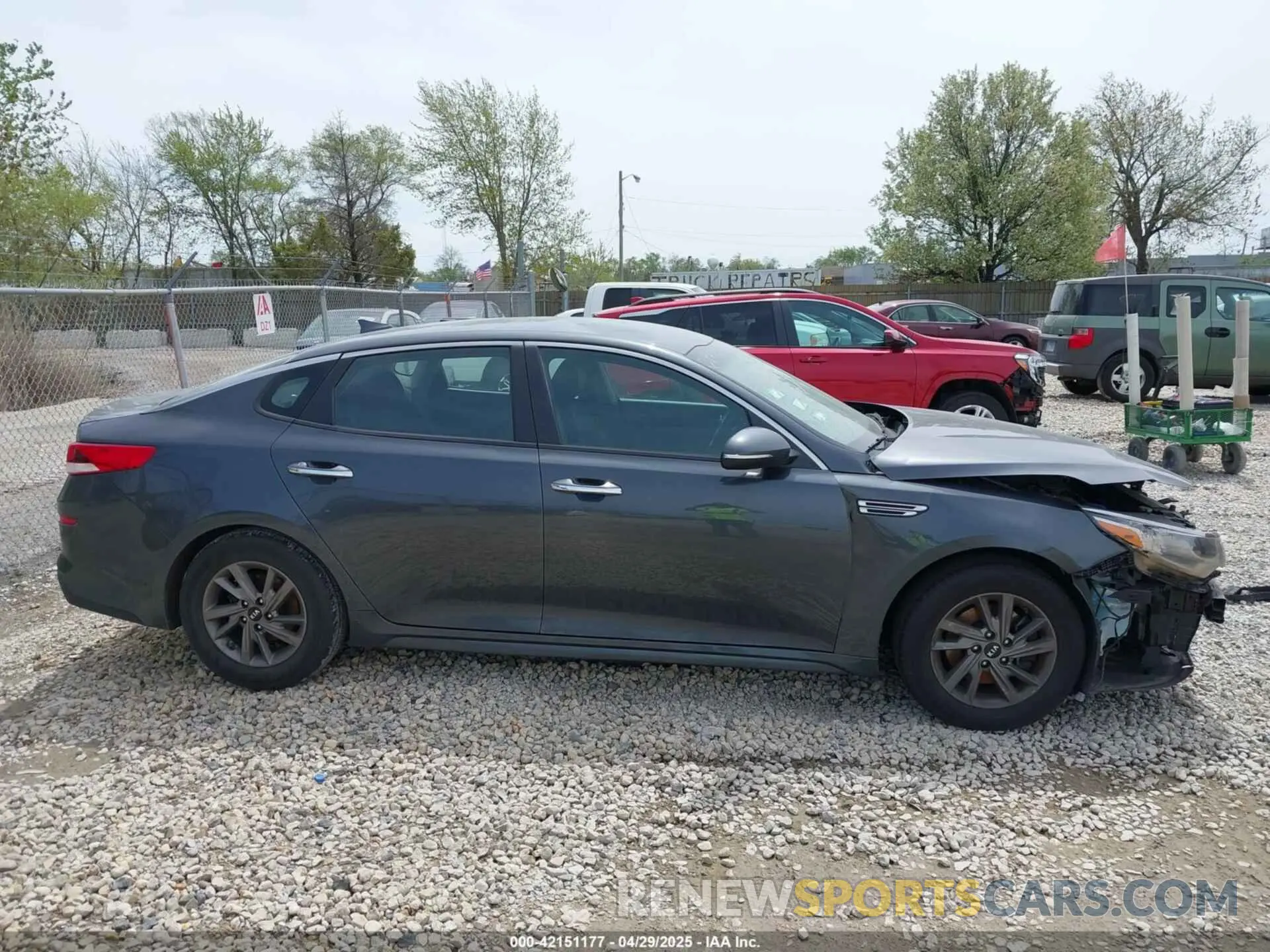14 Photograph of a damaged car 5XXGT4L3XLG391437 KIA OPTIMA 2020
