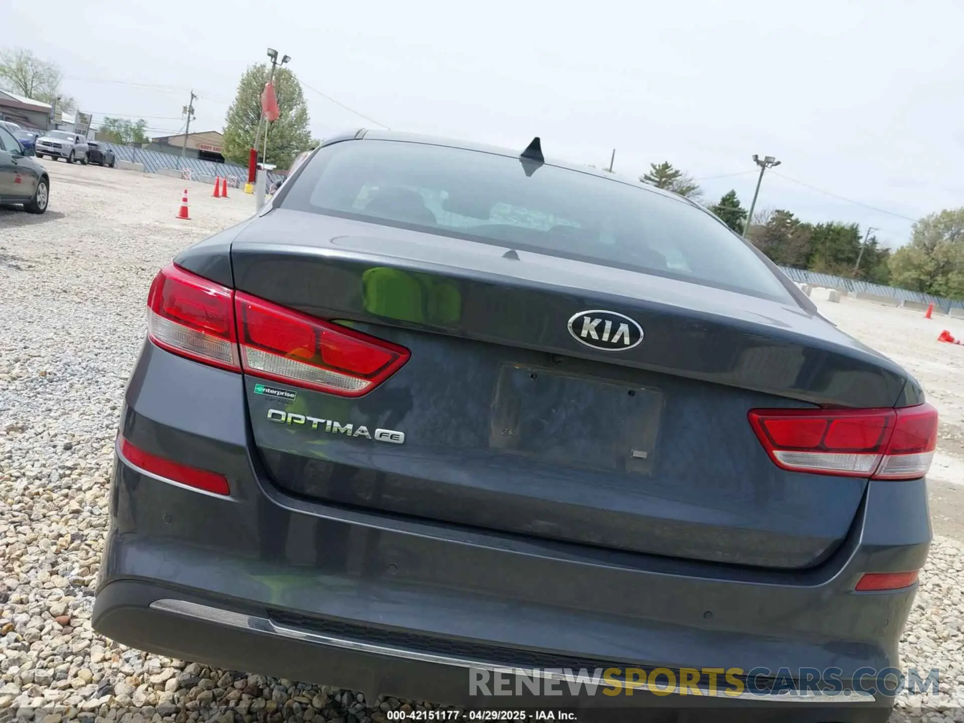 17 Photograph of a damaged car 5XXGT4L3XLG391437 KIA OPTIMA 2020