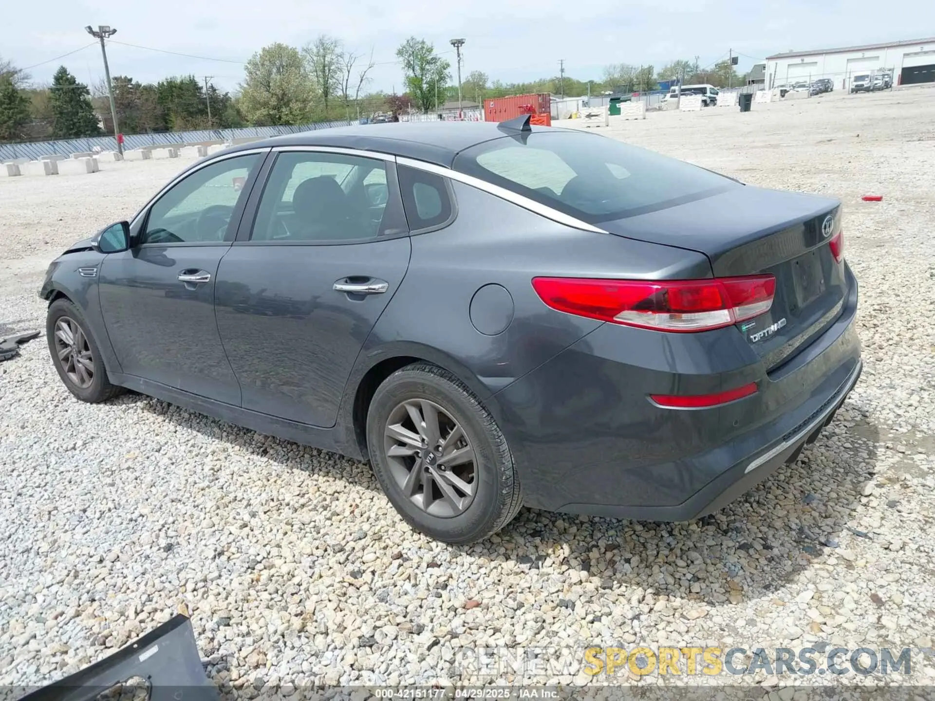 3 Photograph of a damaged car 5XXGT4L3XLG391437 KIA OPTIMA 2020