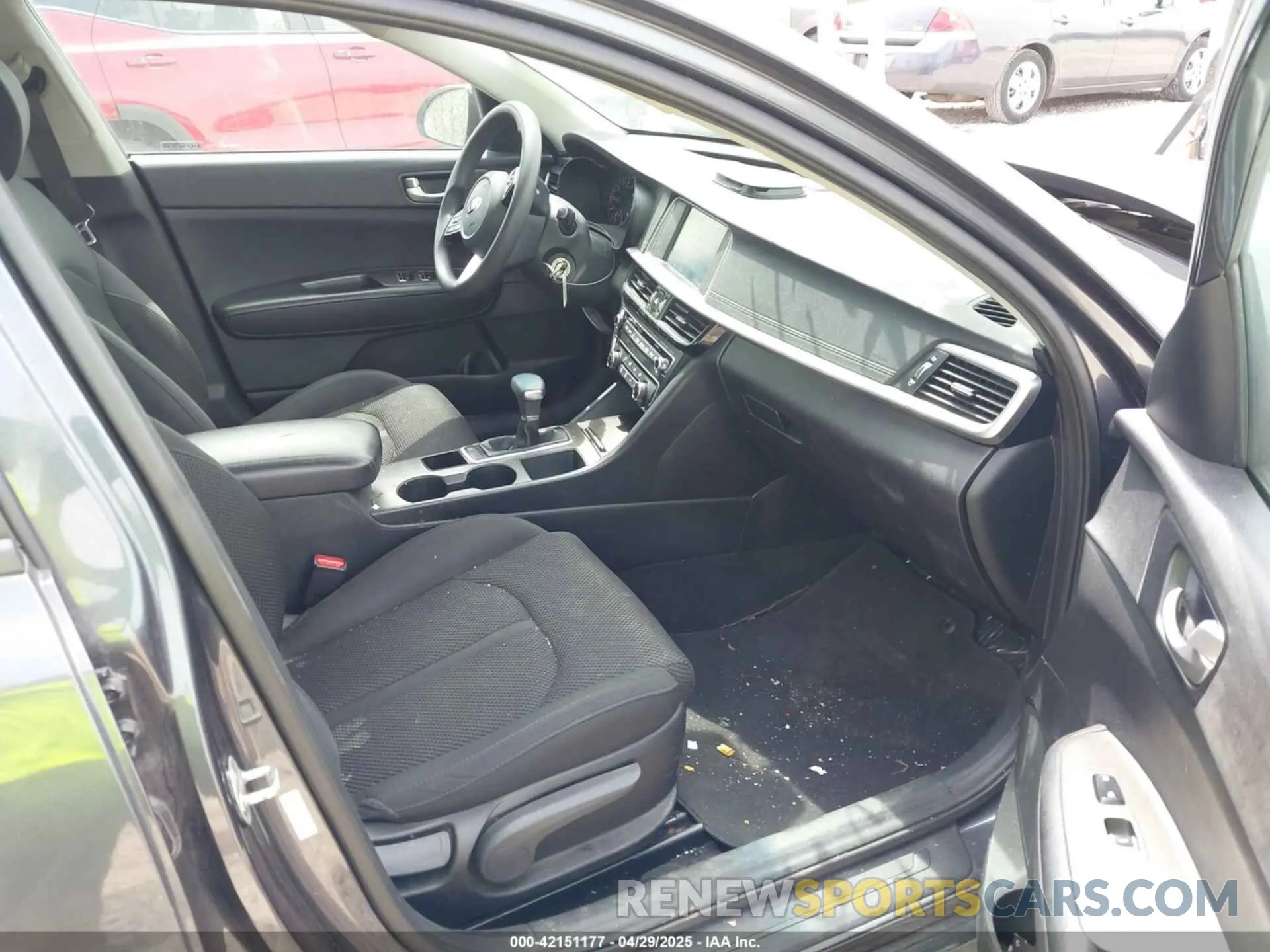 5 Photograph of a damaged car 5XXGT4L3XLG391437 KIA OPTIMA 2020