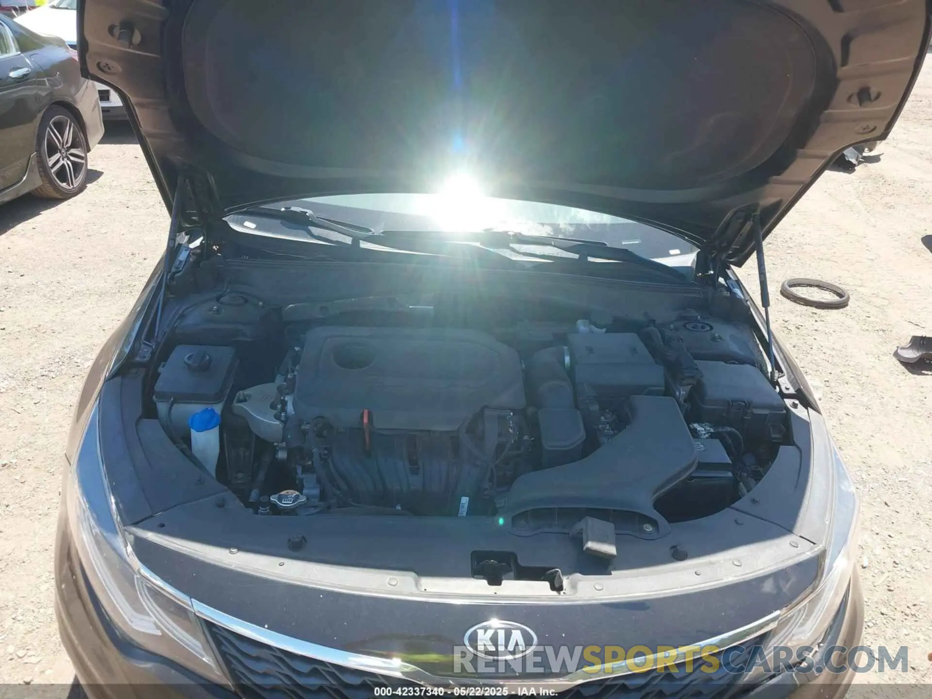 10 Photograph of a damaged car 5XXGT4L3XLG397383 KIA OPTIMA 2020