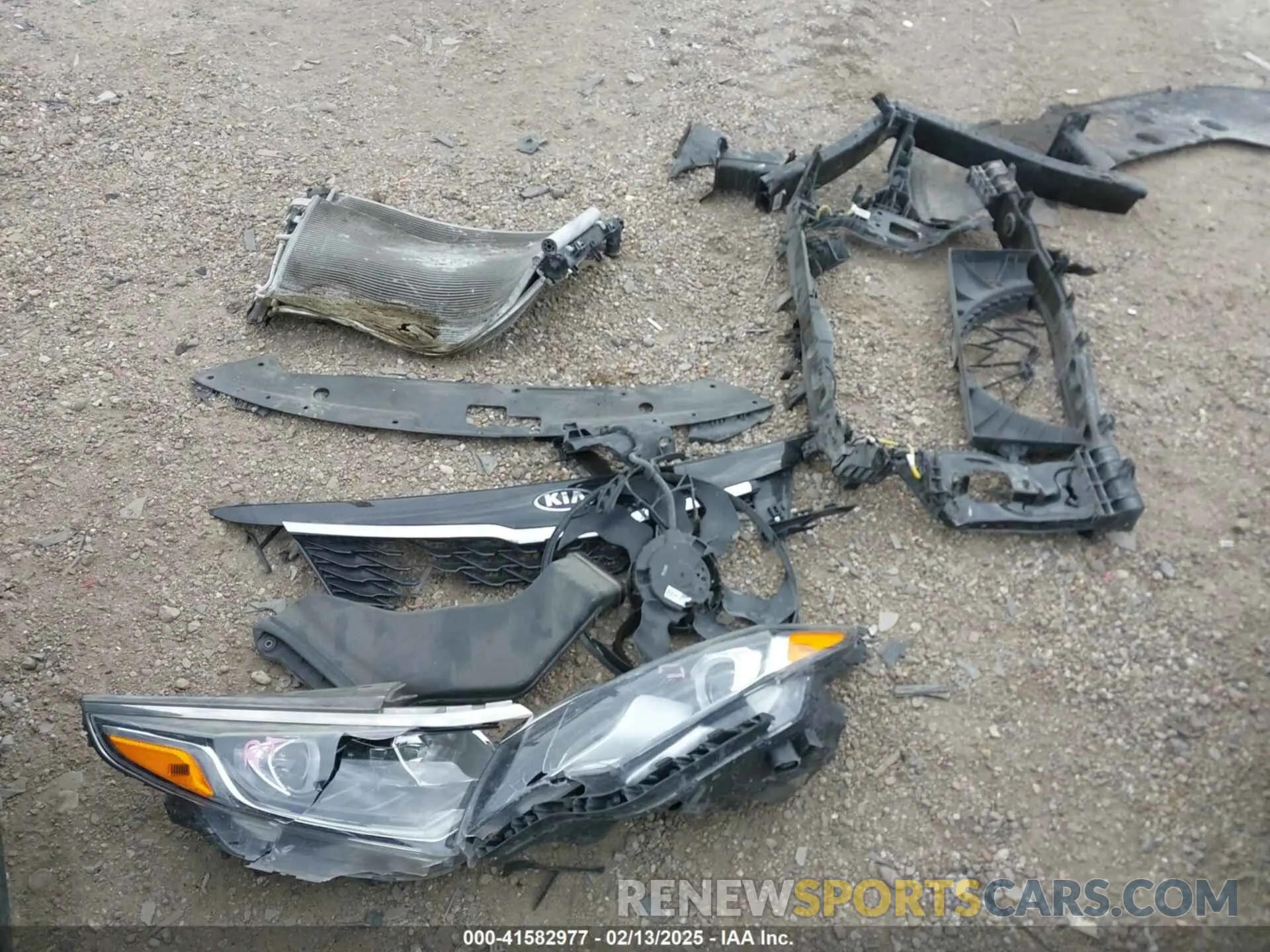 12 Photograph of a damaged car 5XXGT4L3XLG405496 KIA OPTIMA 2020