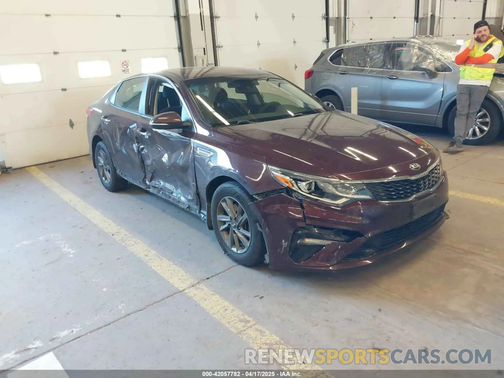 1 Photograph of a damaged car 5XXGT4L3XLG420838 KIA OPTIMA 2020