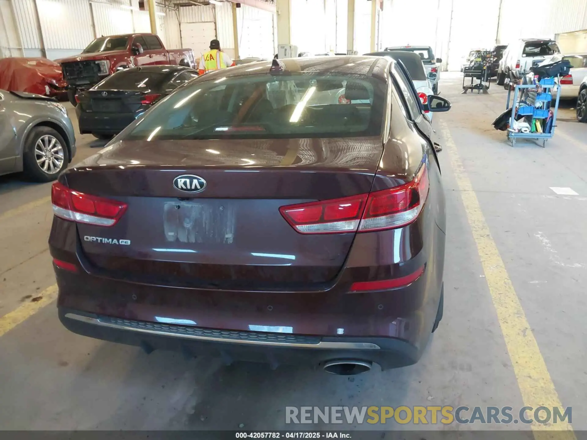 15 Photograph of a damaged car 5XXGT4L3XLG420838 KIA OPTIMA 2020