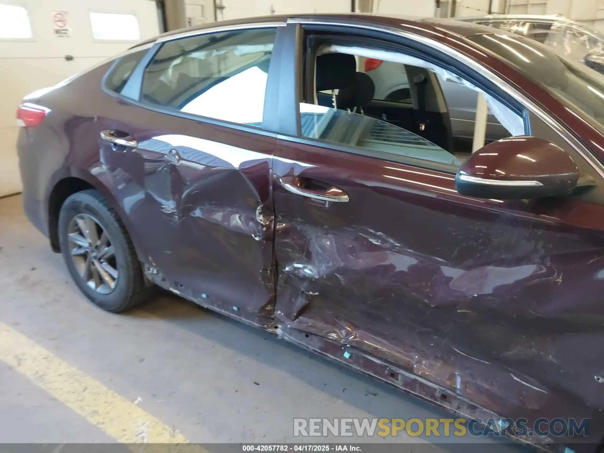 16 Photograph of a damaged car 5XXGT4L3XLG420838 KIA OPTIMA 2020