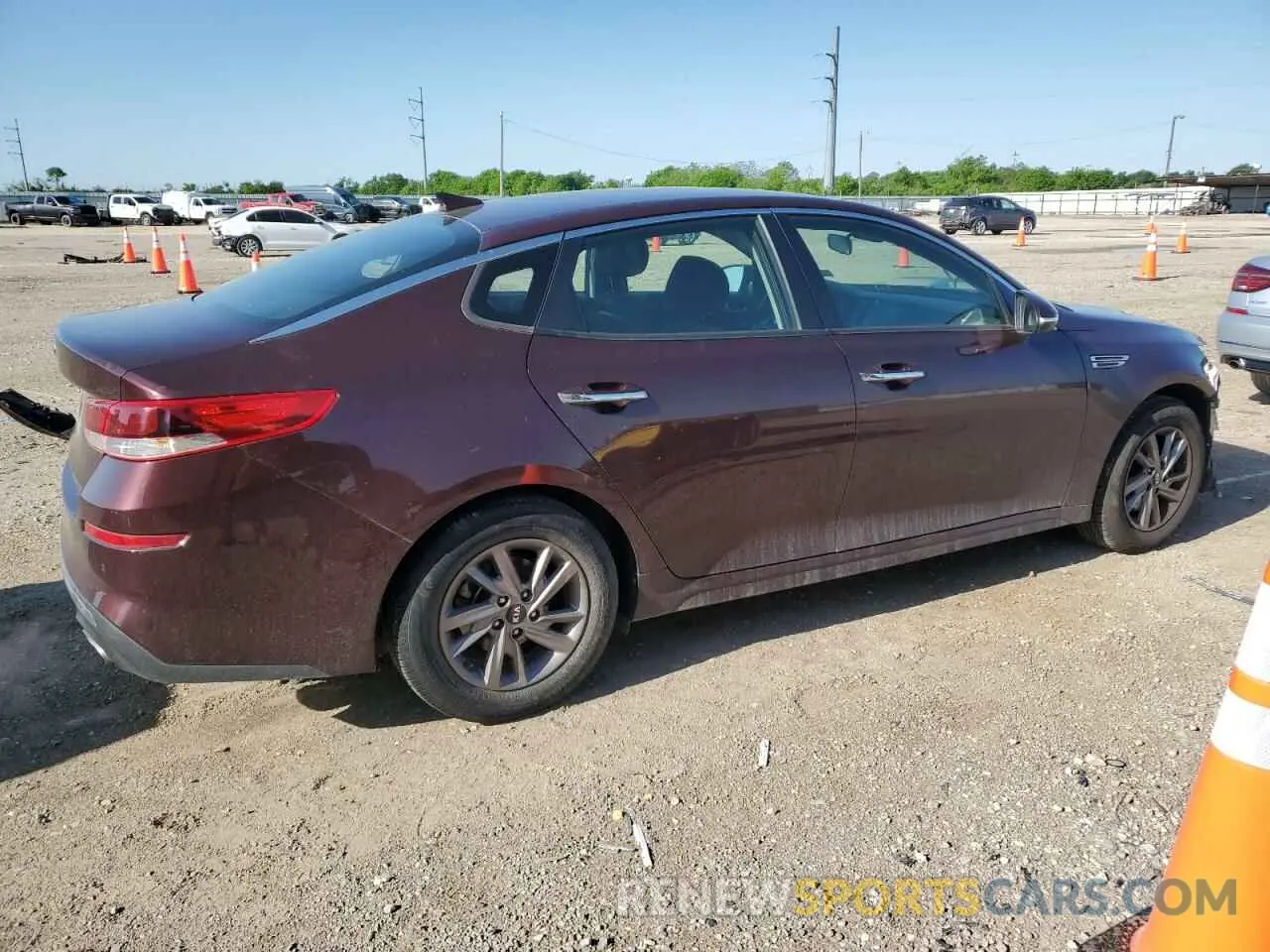 3 Photograph of a damaged car 5XXGT4L3XLG425568 KIA OPTIMA 2020
