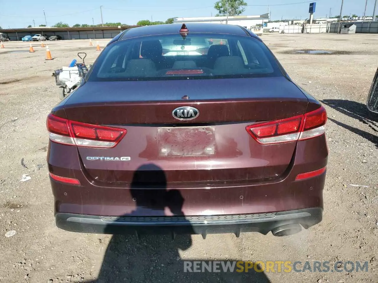 6 Photograph of a damaged car 5XXGT4L3XLG425568 KIA OPTIMA 2020