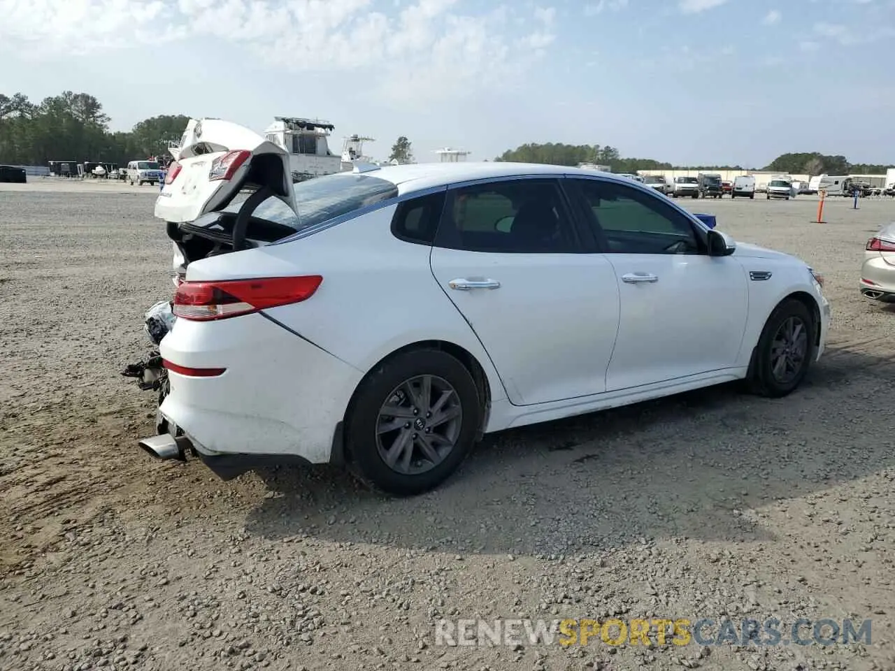 3 Photograph of a damaged car 5XXGT4L3XLG427546 KIA OPTIMA 2020
