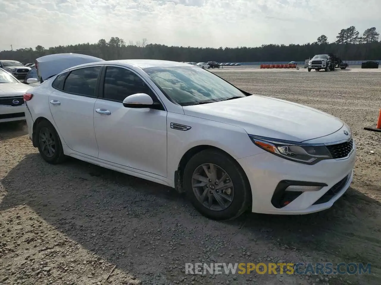 4 Photograph of a damaged car 5XXGT4L3XLG427546 KIA OPTIMA 2020