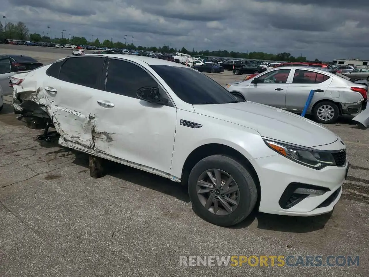 4 Photograph of a damaged car 5XXGT4L3XLG429183 KIA OPTIMA 2020