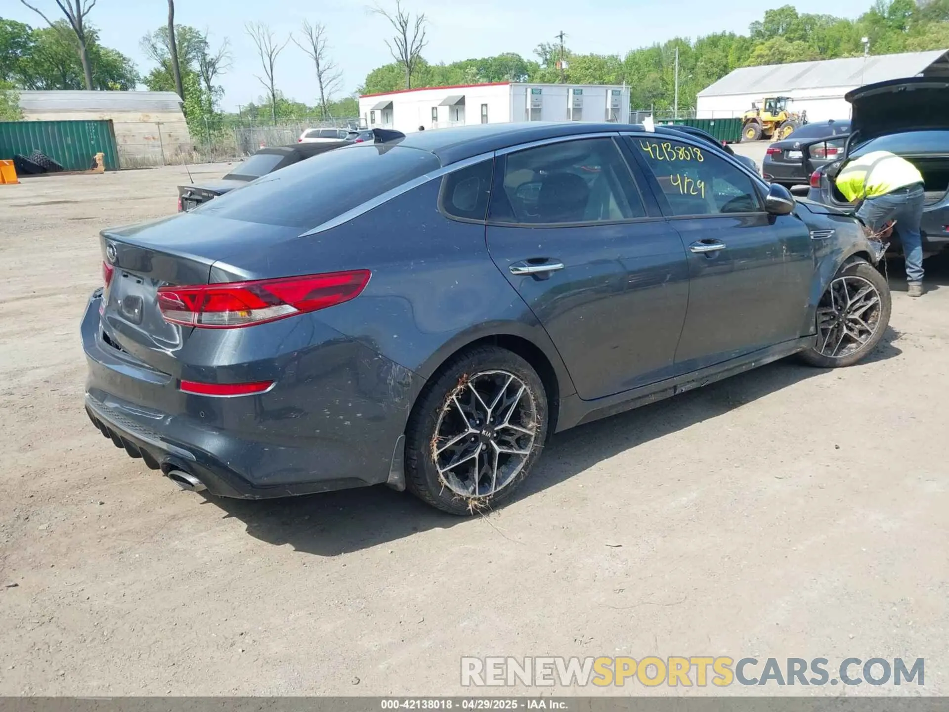 4 Photograph of a damaged car 5XXGT4L3XLG429779 KIA OPTIMA 2020